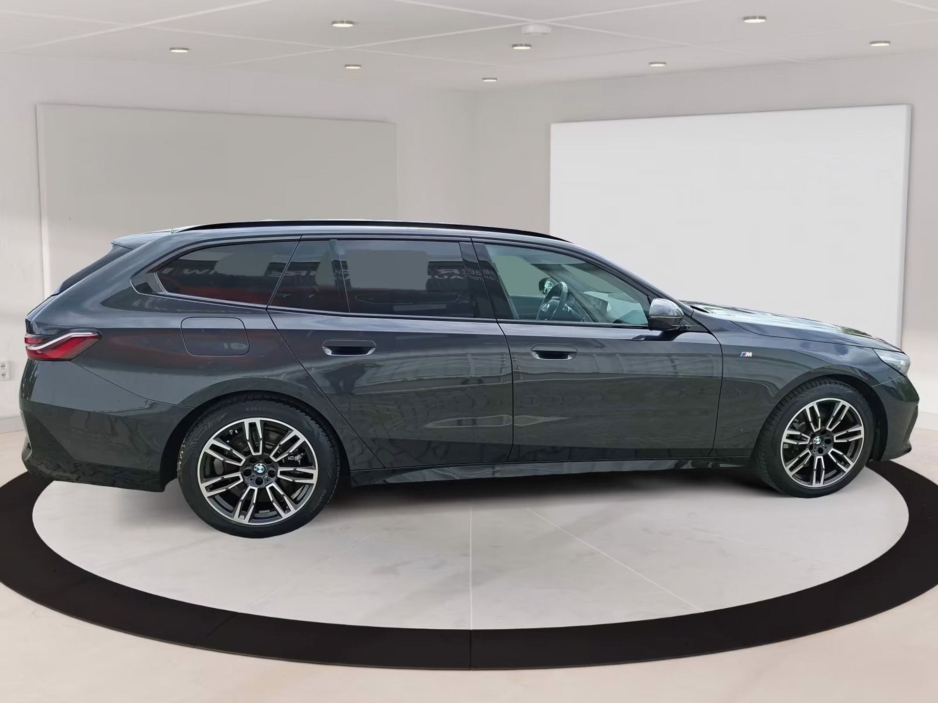BMW Řada 5, 520d xDrive M-Sport HuD Venti - fotka 4