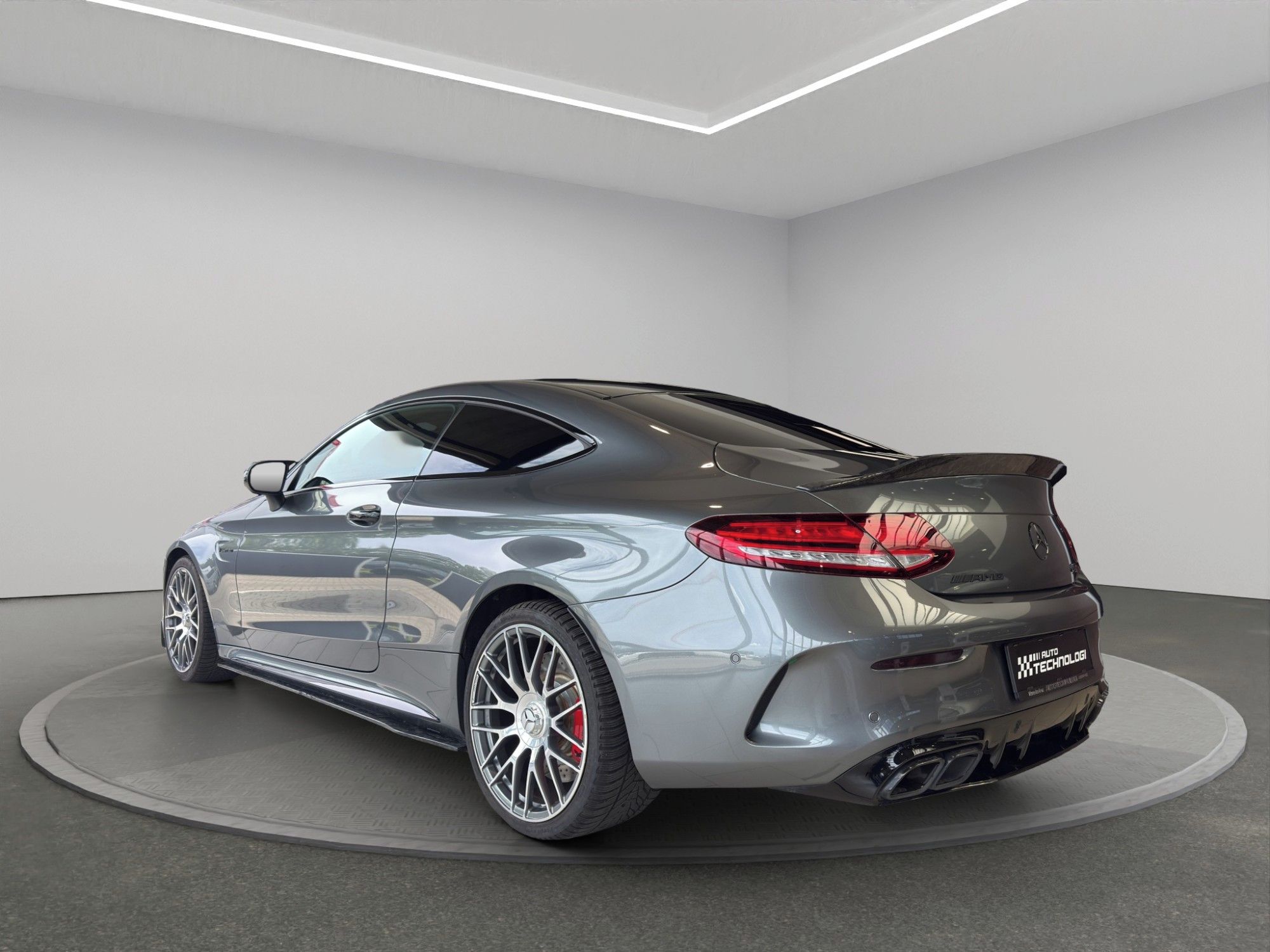 Mercedes-Benz Třídy C, 63 S kupé - fotka 5