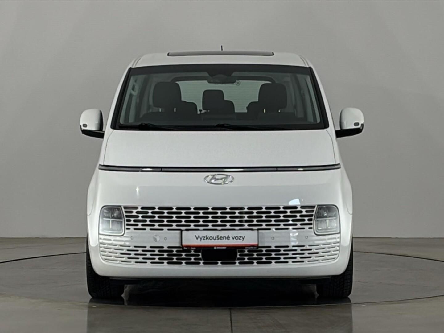 Hyundai Staria, 2.2 CRDi / 130 kW Tour 4x4 - fotka 4