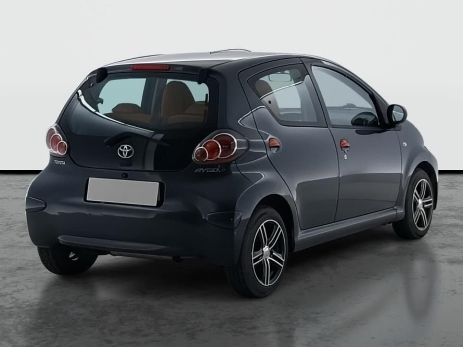 Toyota Aygo, 1.0 VVT-i, po STK, rezervace - fotka 5