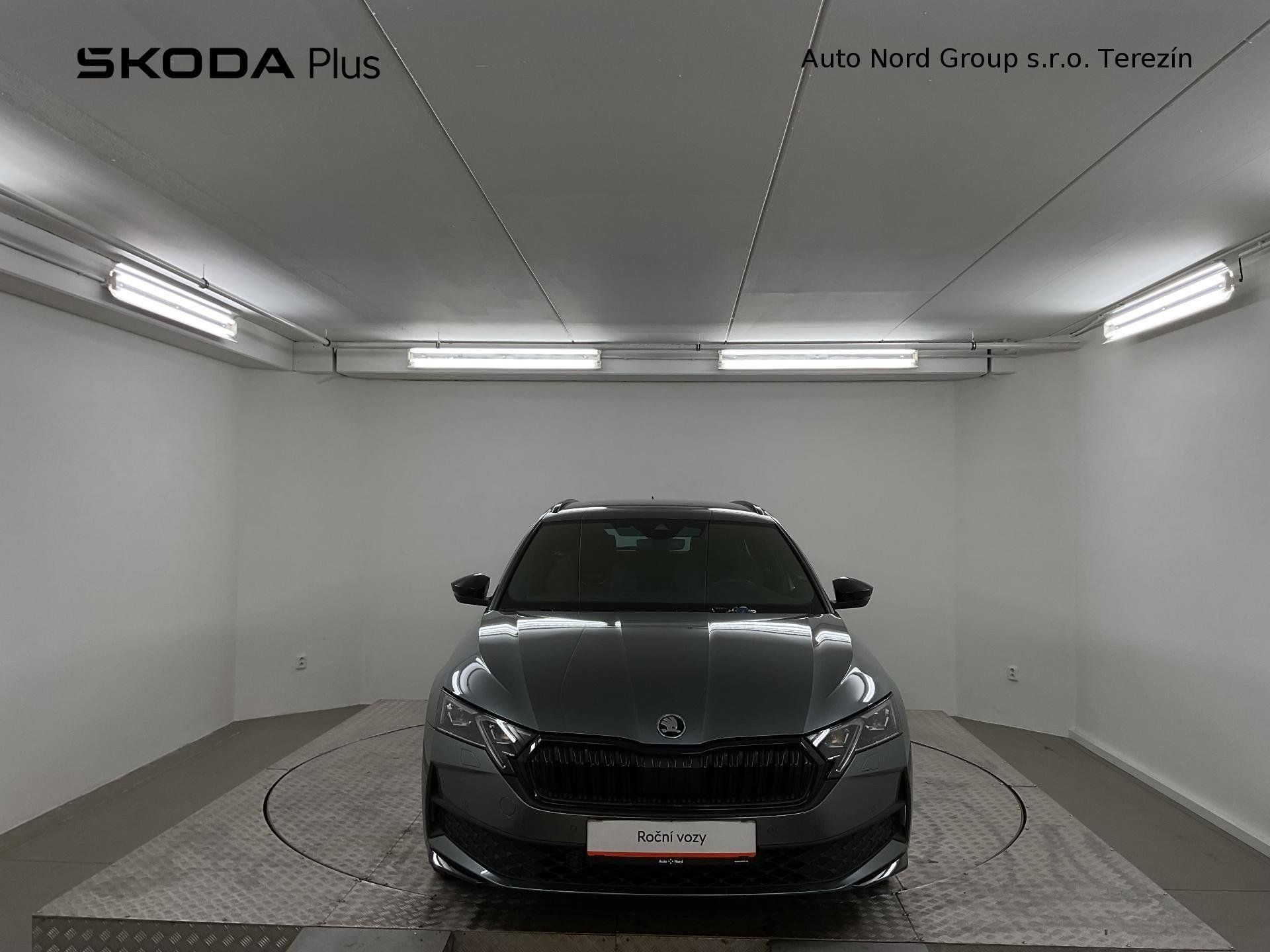 Škoda Octavia, 2.0 TDI 110kW DSG Sportline Co - fotka 4