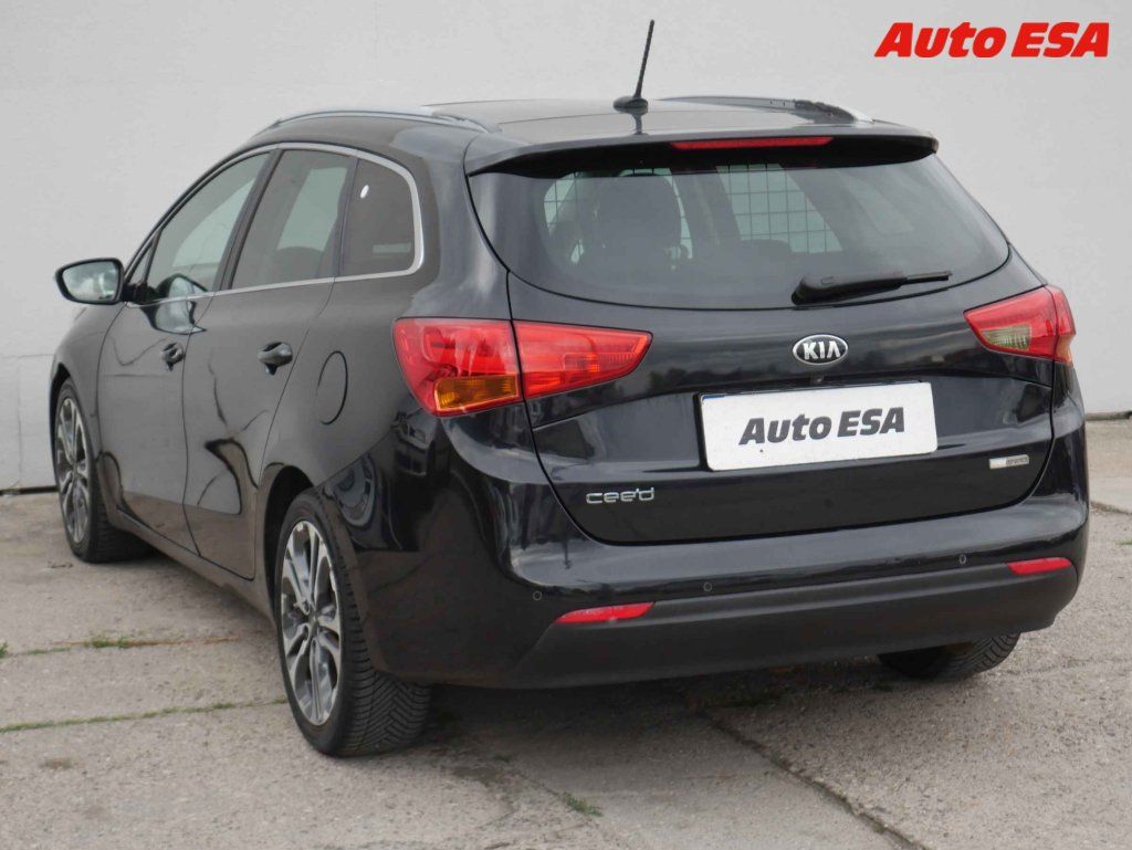 Kia Cee´d, 1.6 CRDi - fotka 4