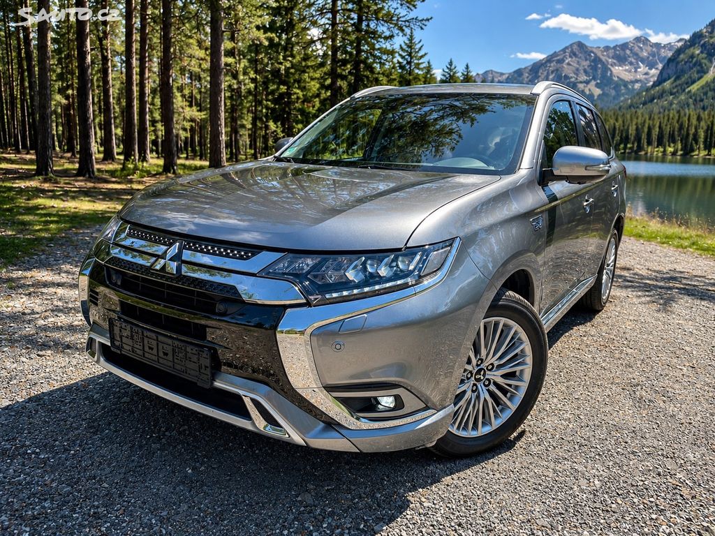 Mitsubishi Outlander, 2,4 PHEV 1.maj. FullLED, 8xalu