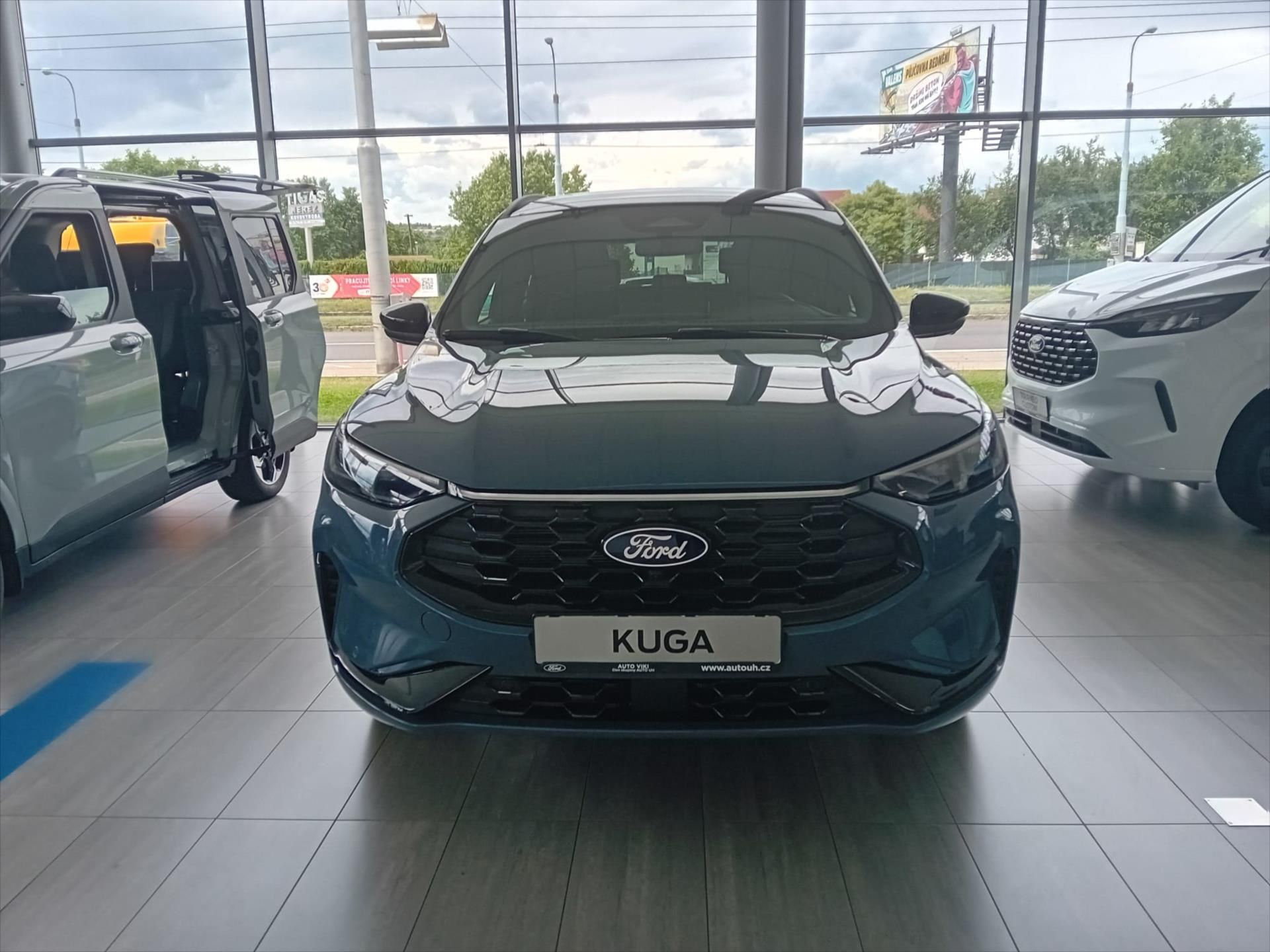 Ford Kuga, 2,5 Duratec Hybrid HEV 134kW/1 - fotka 2