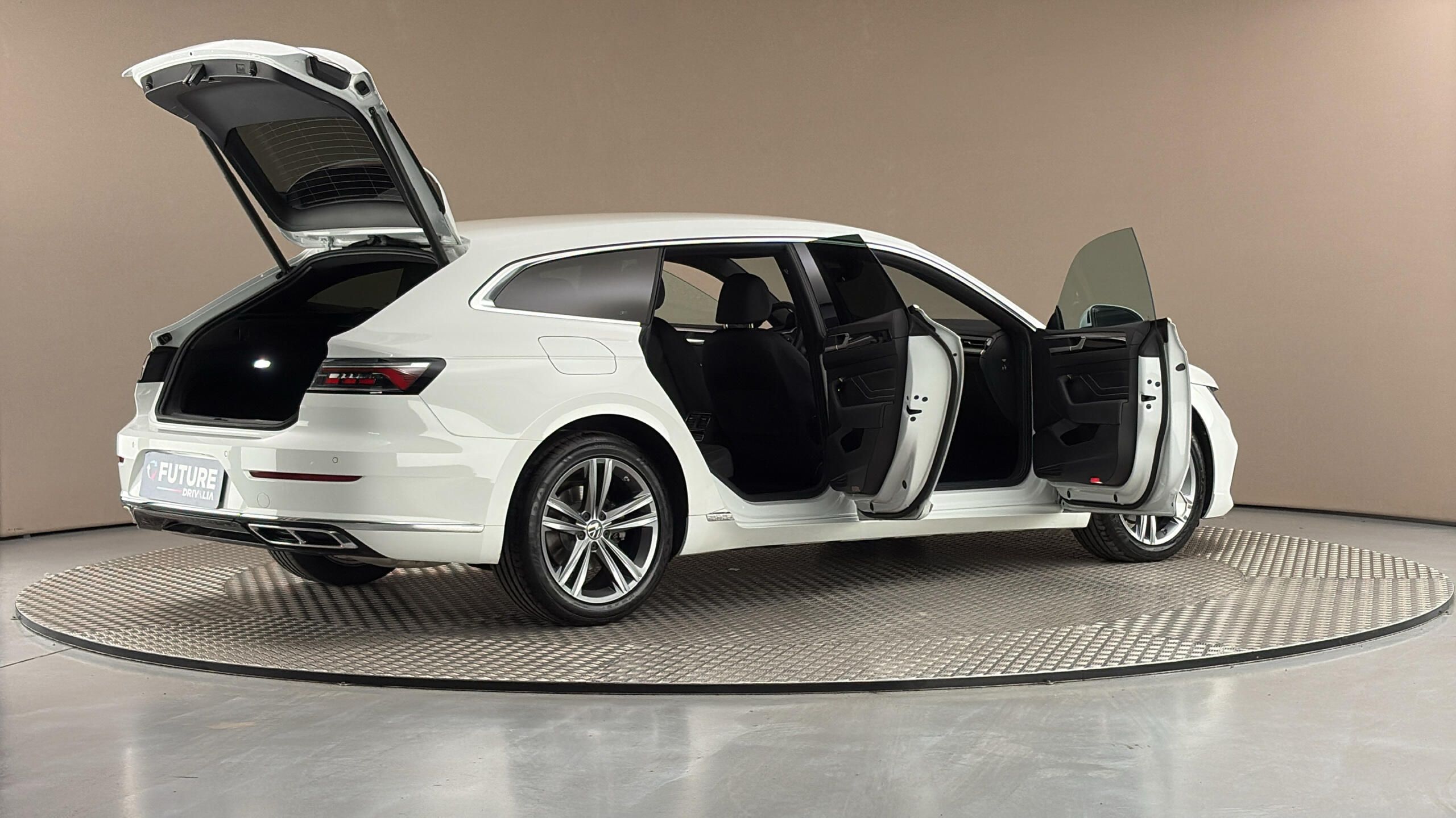 Volkswagen Arteon, 2.0 TSI DSG R-Line Shooting Br - fotka 6