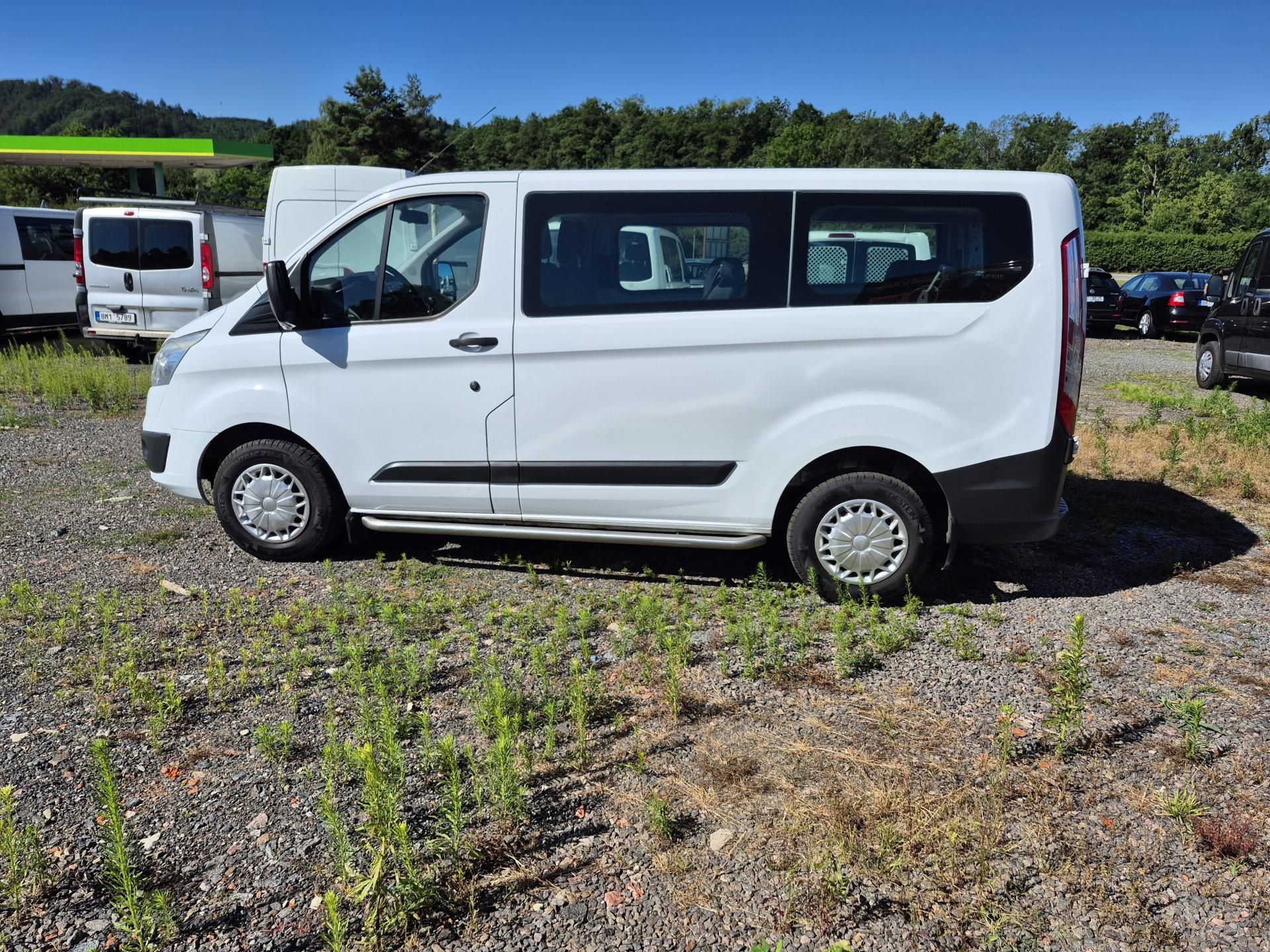 Ford Transit Custom, 2.2Tdci 9 míst - fotka 3