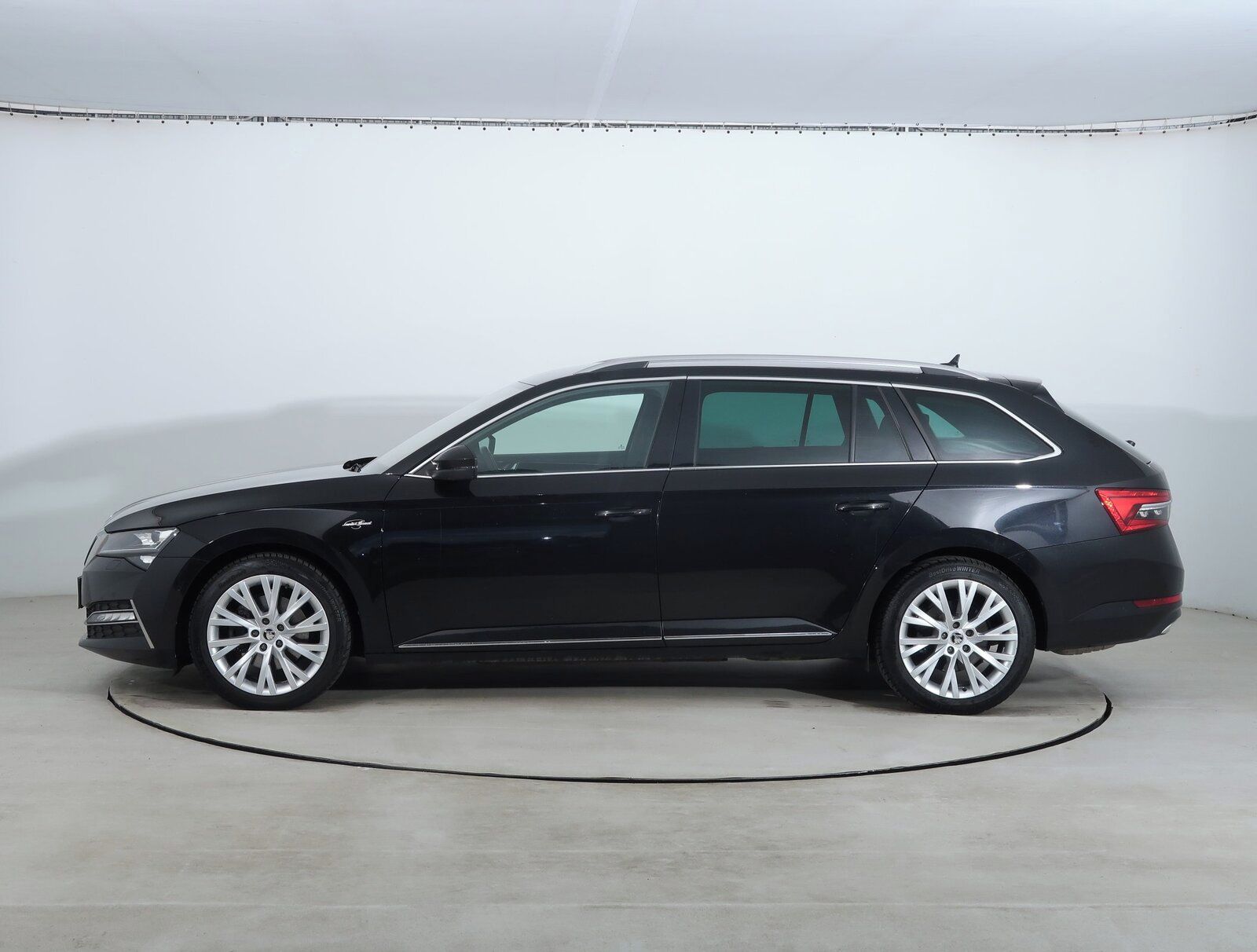 Škoda Superb, 2.0 TDI, Laurin&Klement - fotka 3