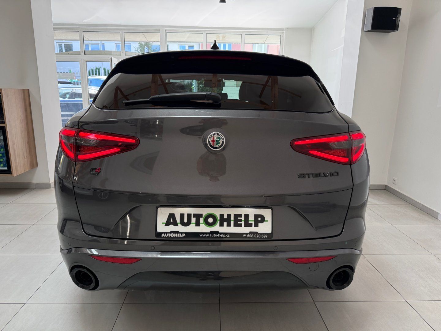 Alfa Romeo Stelvio, 2.2 210 HP Veloce 8AT Q4 - fotka 5