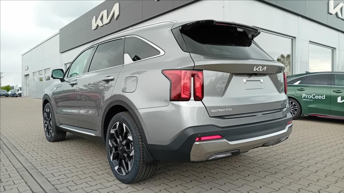 Kia Sorento, 2,2 CRDi SCR 4x4 8DCT TOP 7P - fotka 6