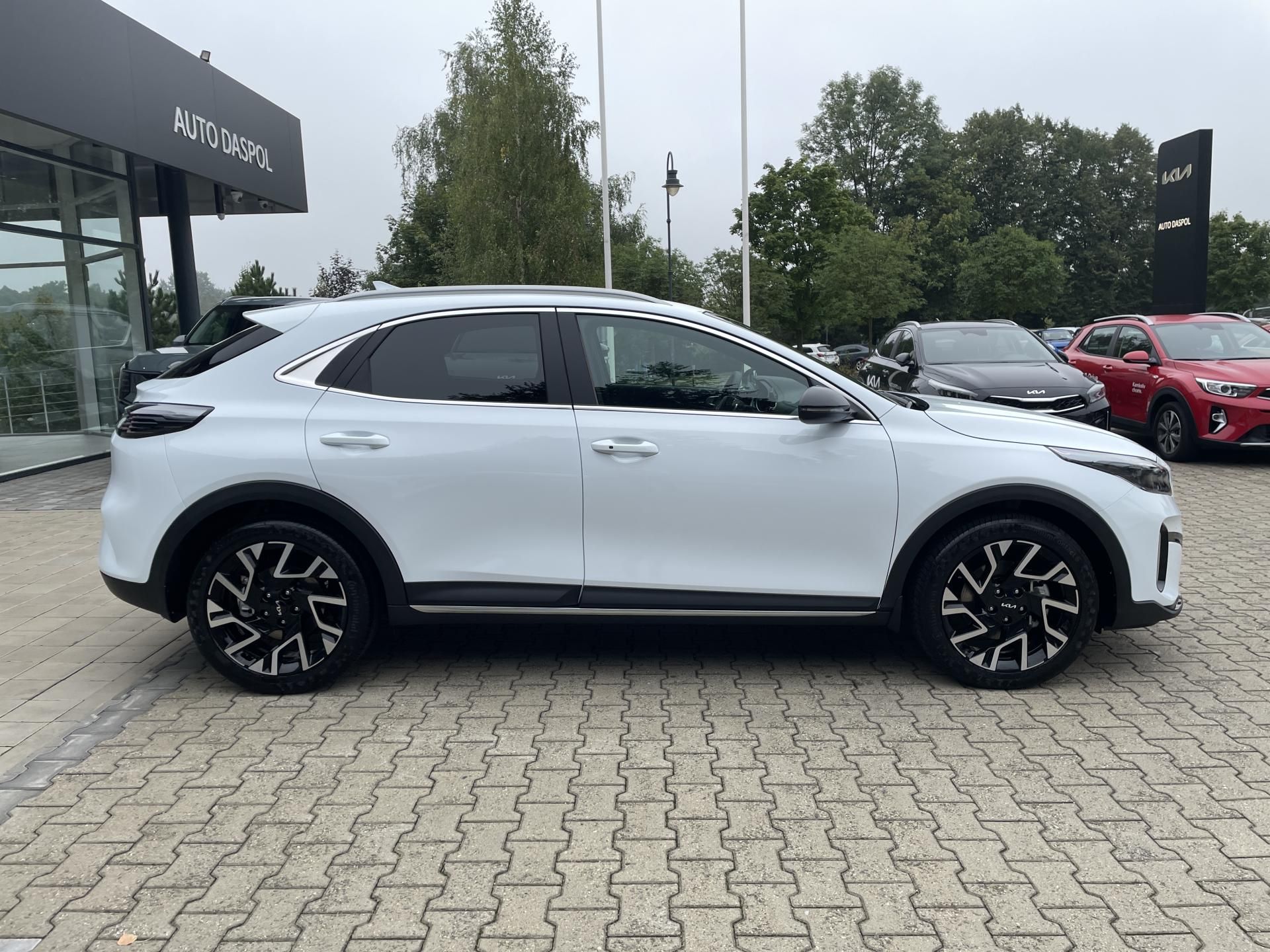 Kia XCee´d, 7DCT SteelEdition26 /PNS/132kW - fotka 2