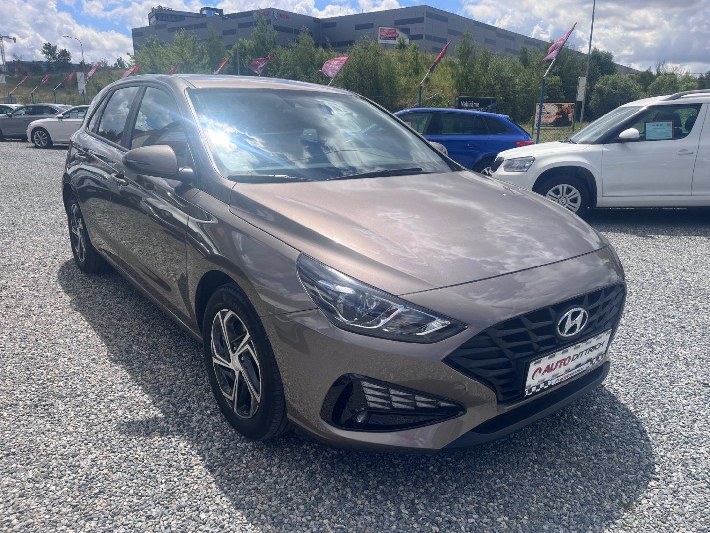 Hyundai i30, 1.5 DPi COMFORT - fotka 4