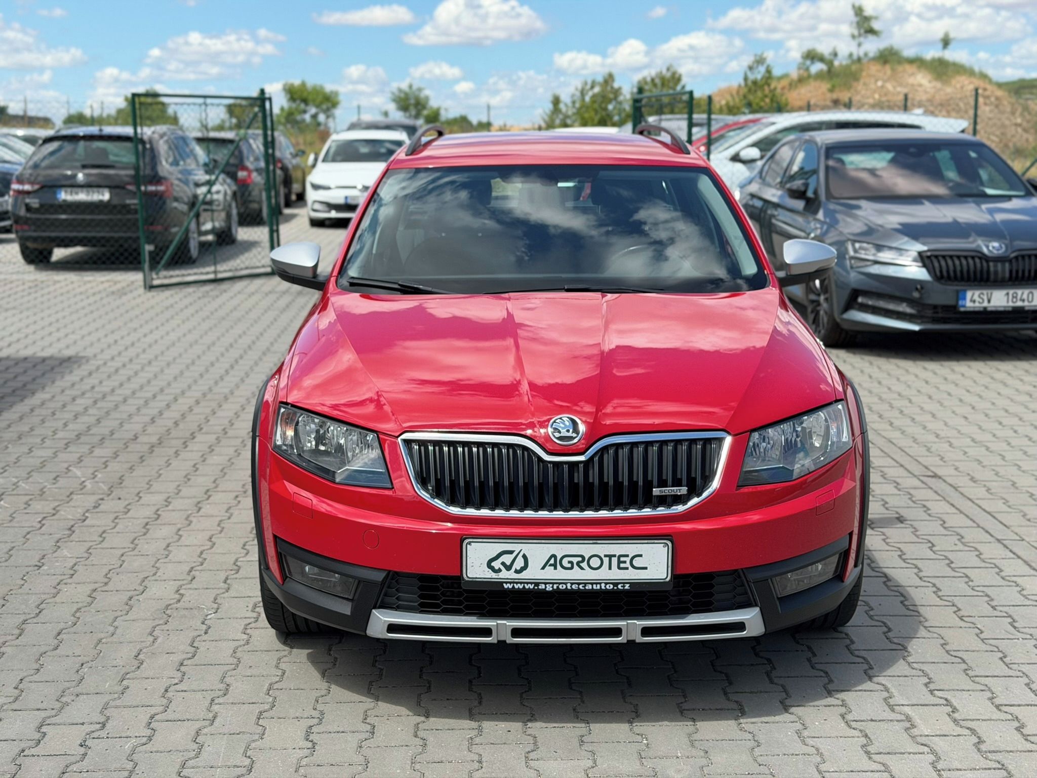 Škoda Octavia, 2.0 TDI 135 kW 4x4 DSG Scout C - fotka 2