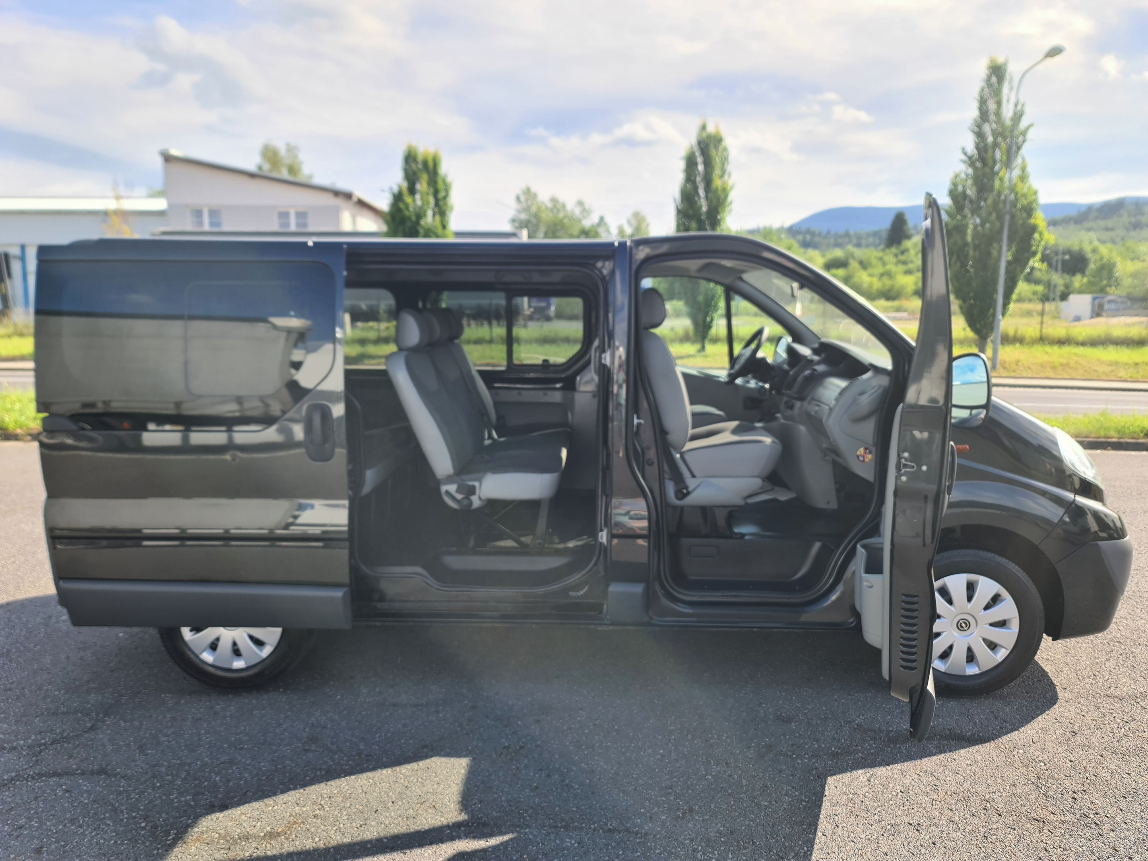 Opel Vivaro, 2.0 CDTi 84-KW KLIM 2xŠOUPAČKY