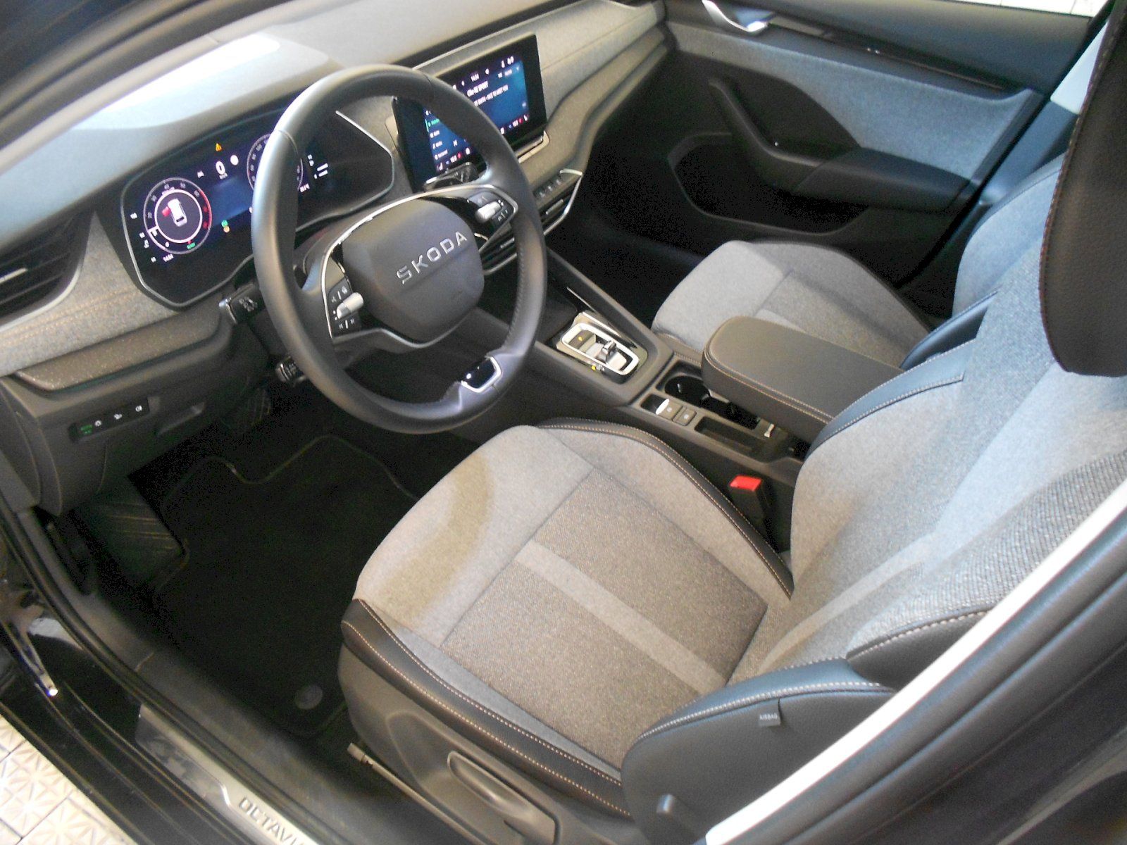 Škoda Octavia, Combi IV 1.5 TSI - 110 kW, Top - fotka 5