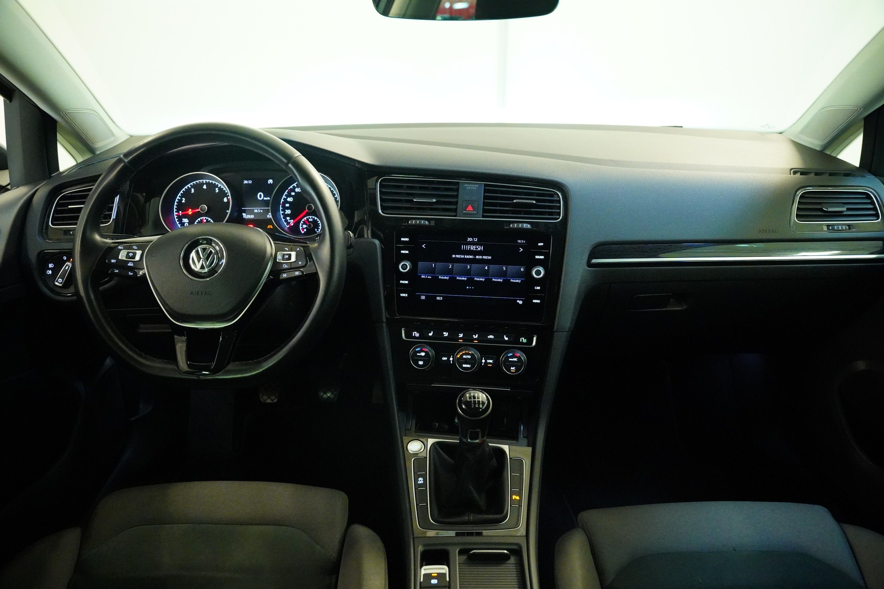 Volkswagen Golf, 1.5 TSI 110 kW Highline - fotka 5