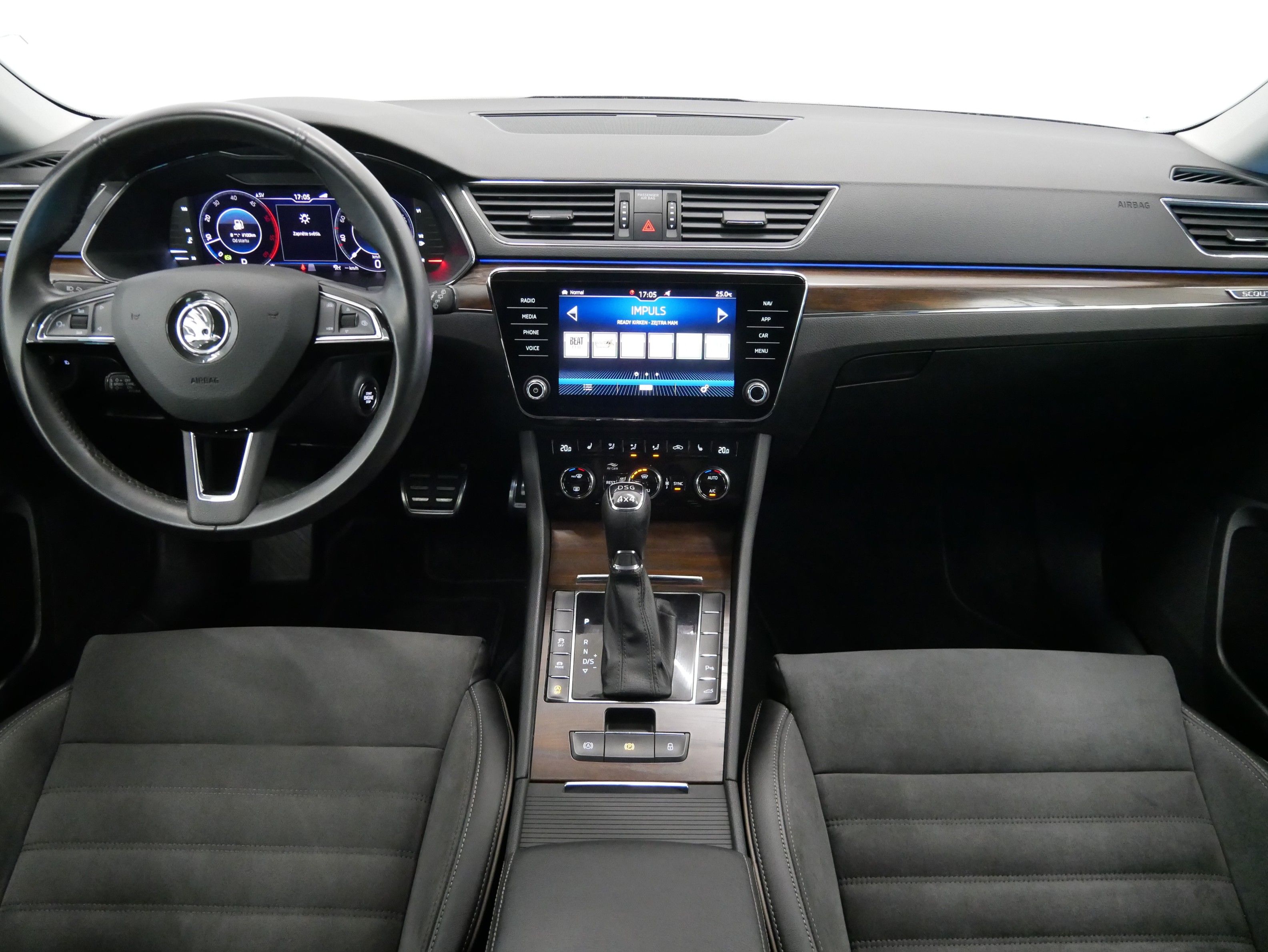 Škoda Superb, 2.0 TDI 140 kW Scout - fotka 5