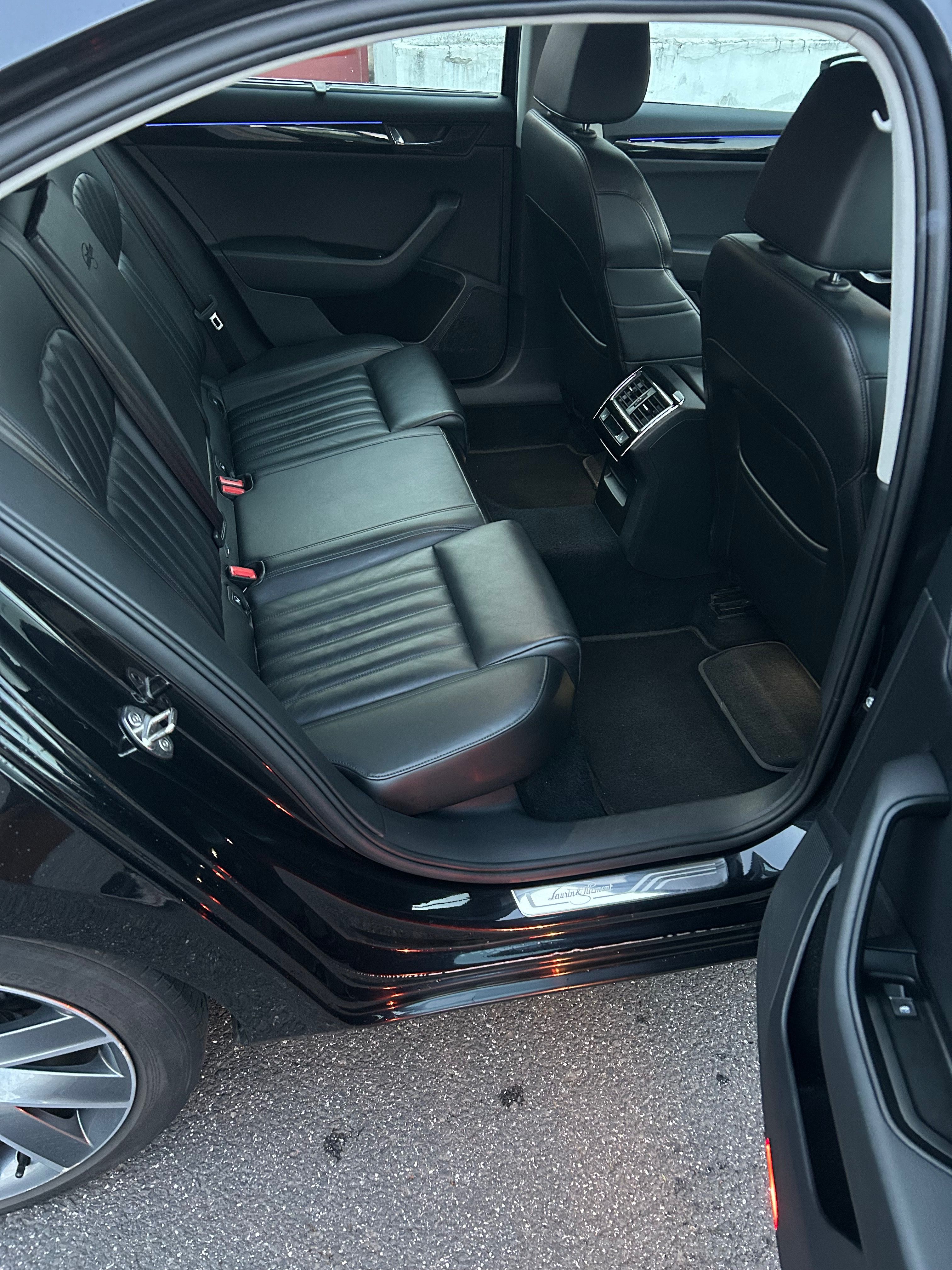 Škoda Superb, Škoda Superb L&K 4x4 DSG - fotka 5