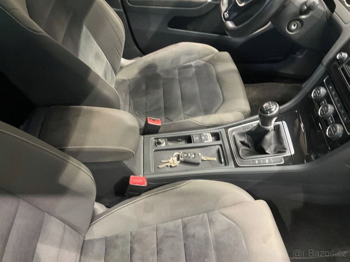 Volkswagen Golf, 7 1.4Tsi 103KW HIGHLINE XENONY - fotka 5