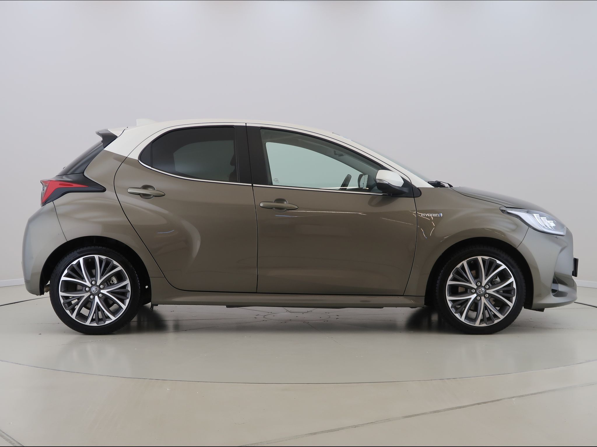Toyota Yaris, 1.5Hybrid,CZ,SelectionElegant, - fotka 5