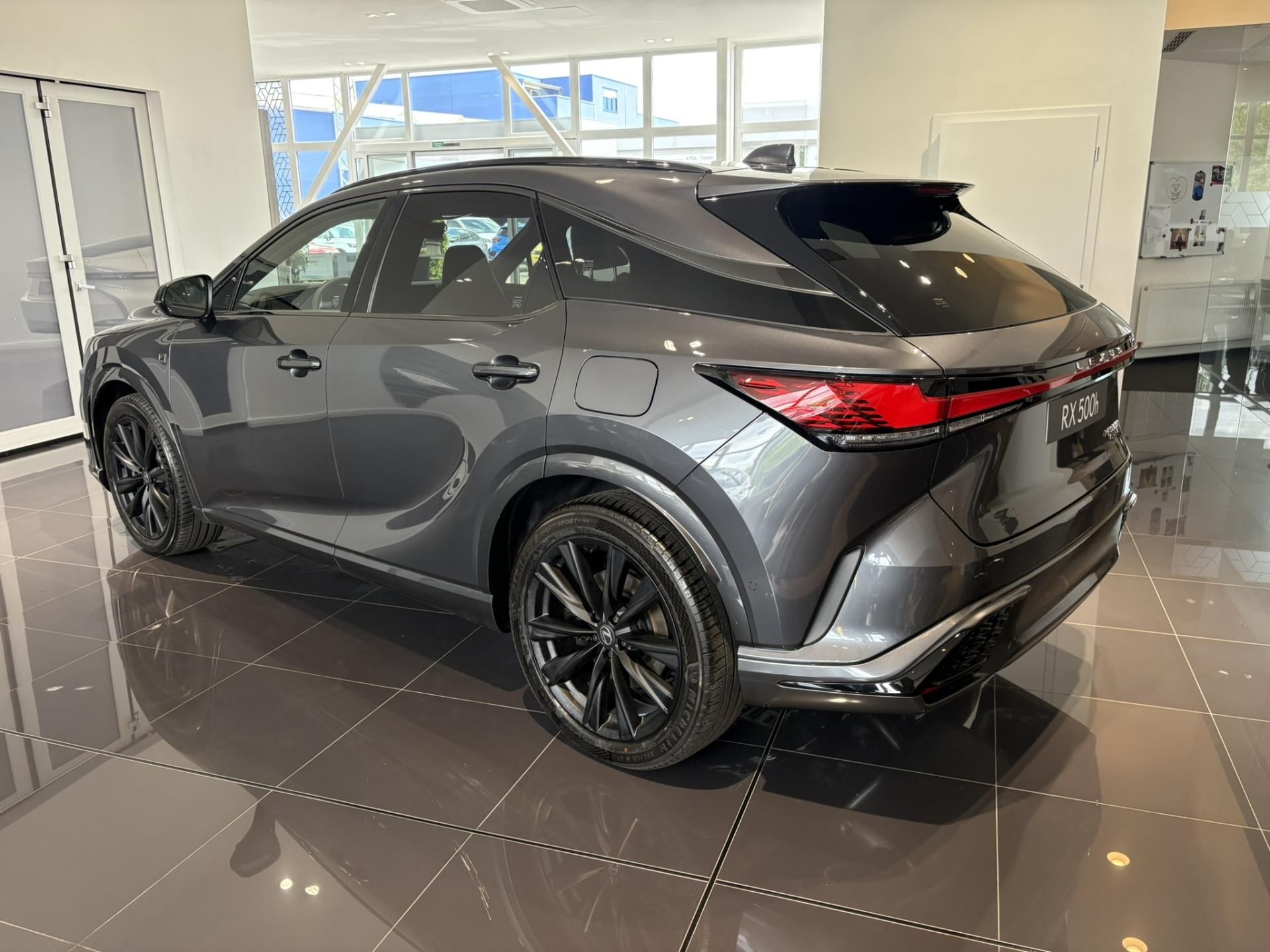 Lexus RX 500h, RX 500h F SPORT + panoramic ro - fotka 4