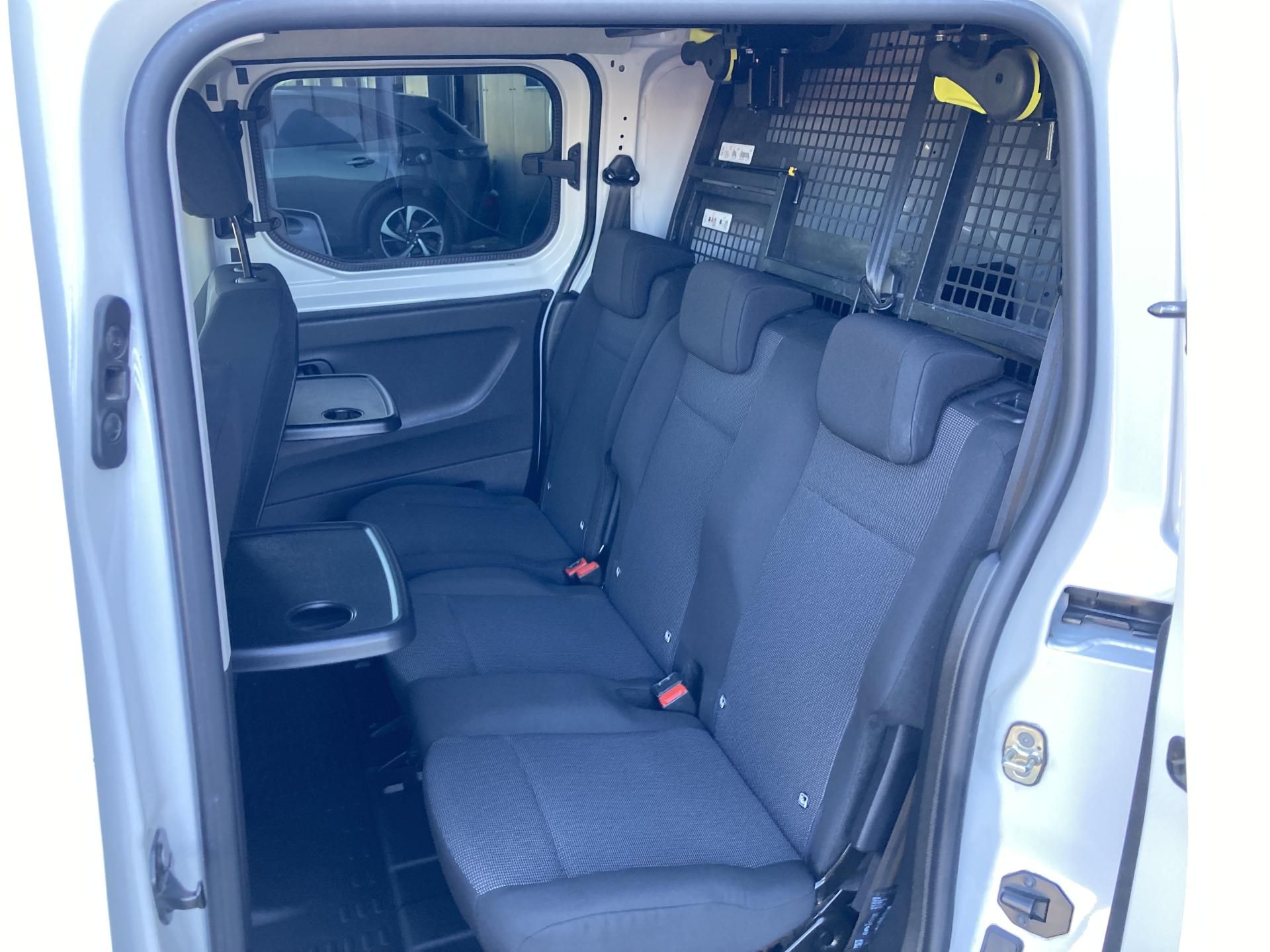 Toyota Proace City, CREWCAB 1.5 D-4D 96 kW - fotka 5