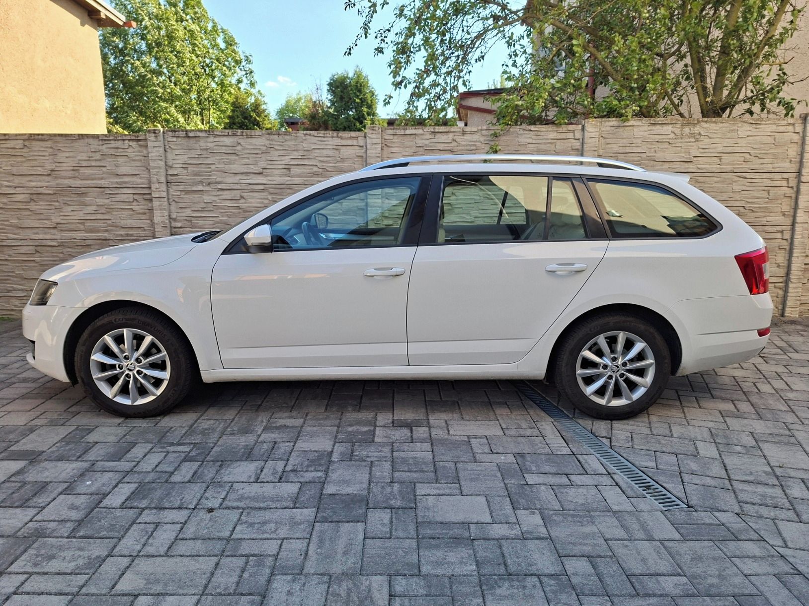 Škoda Octavia, 1.6 TDI, první majitel - fotka 3