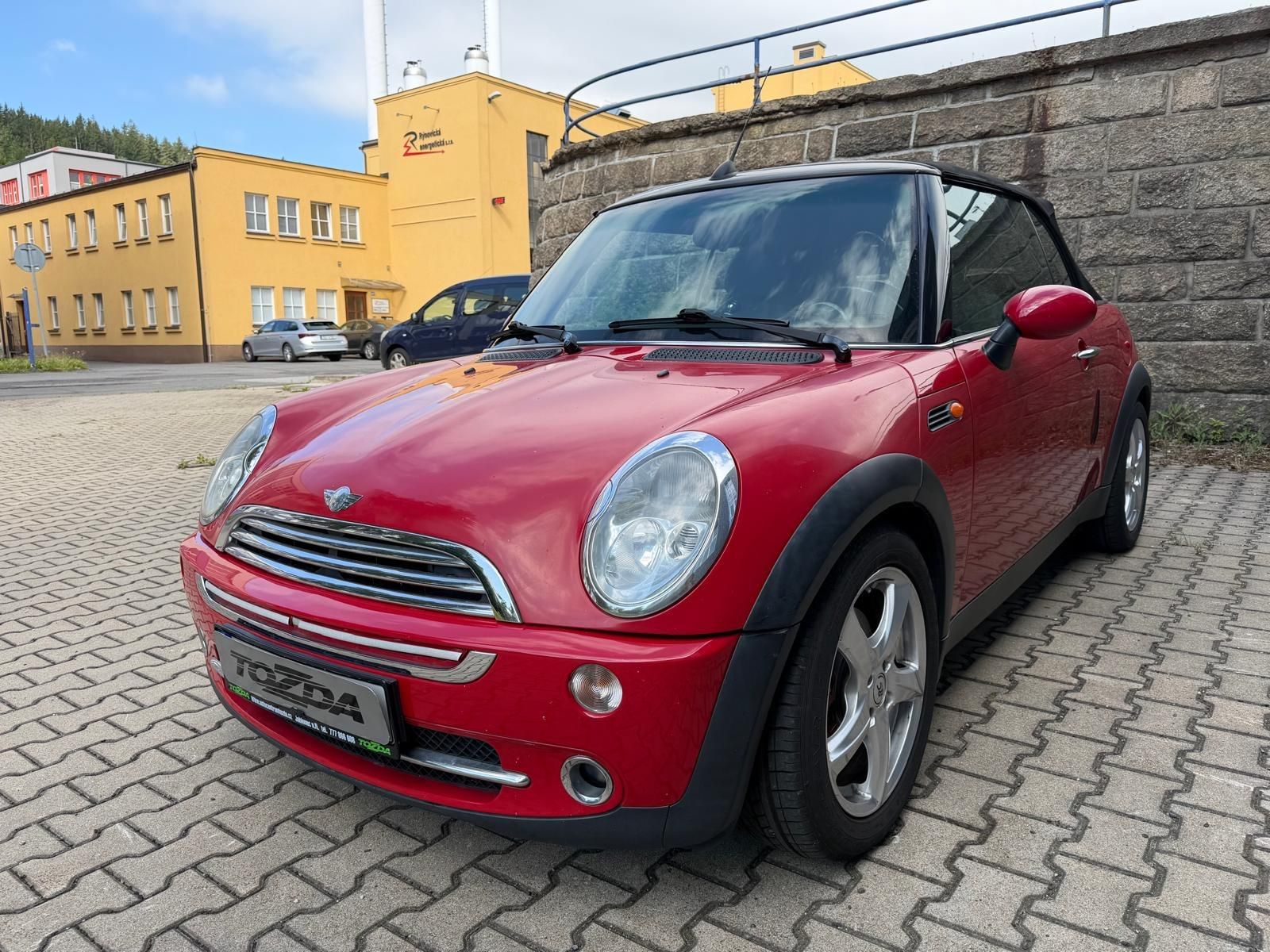 Mini Cooper, 1,6i  Cabrio - fotka 5