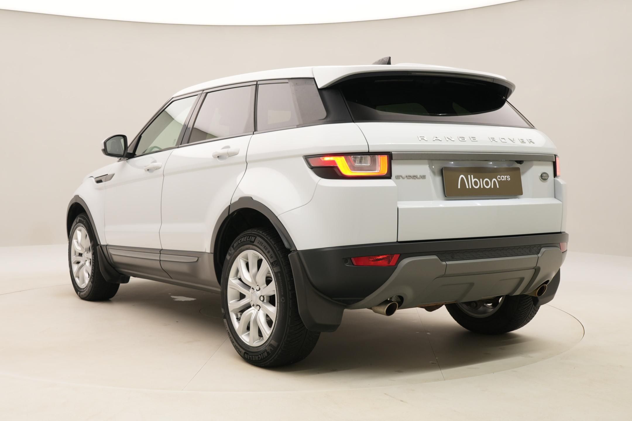 Land Rover Range Rover Evoque, 2.0 Si SE AWD AUT CZ - fotka 4