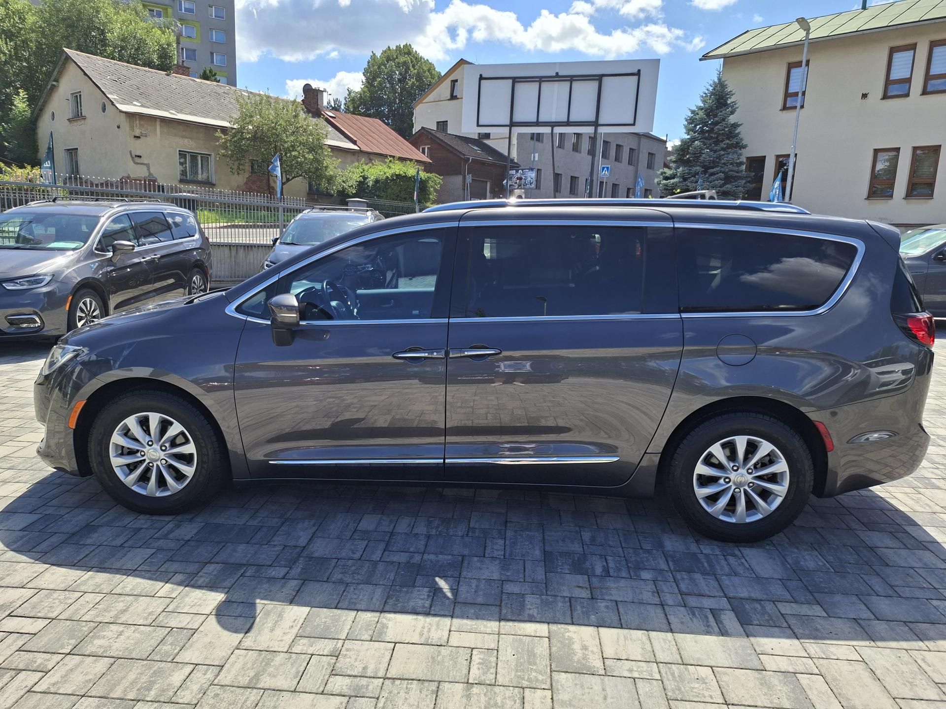 Chrysler Pacifica, 3,6L 8míst,Top výbava,android - fotka 4