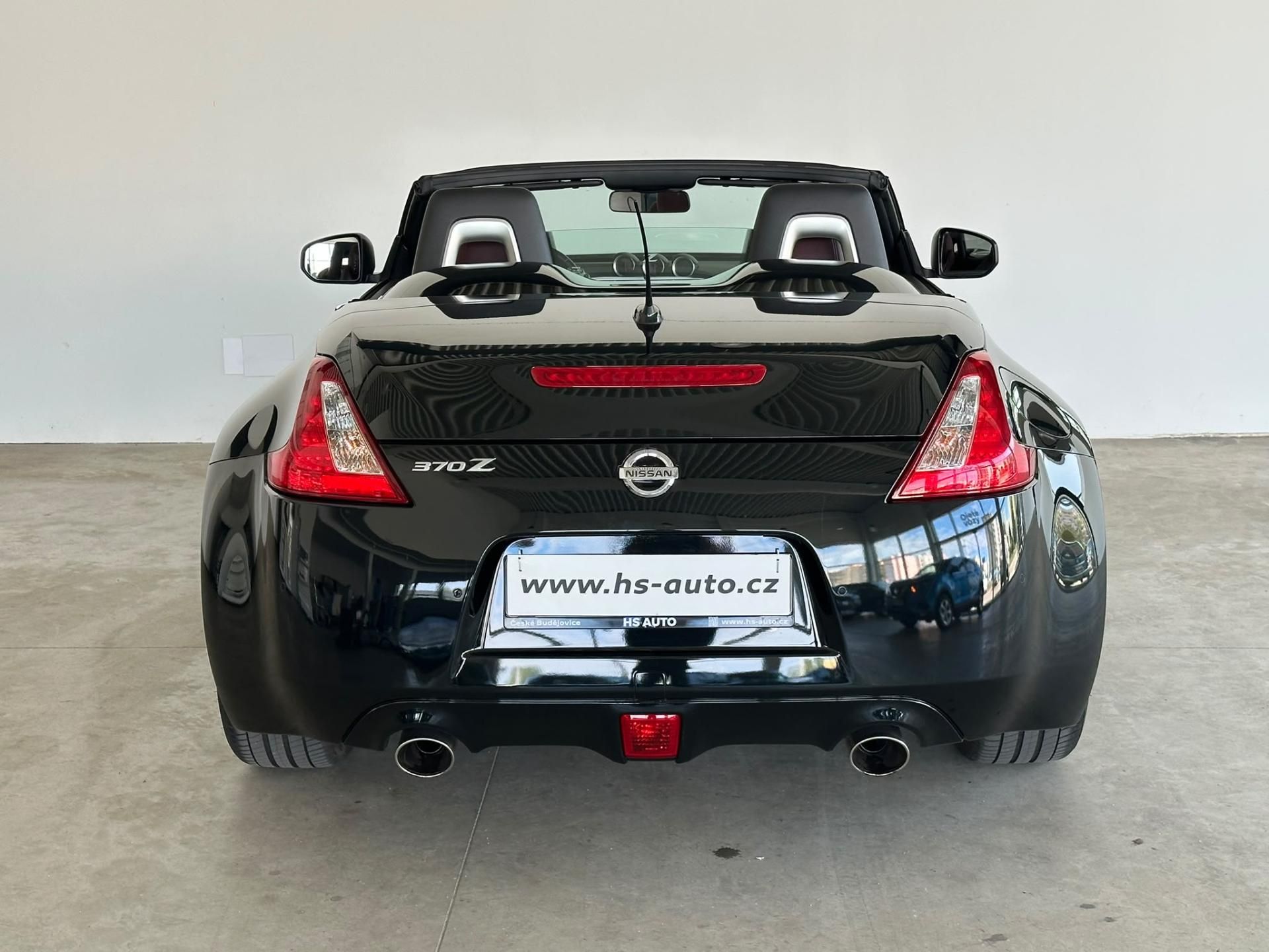Nissan 370 Z, 328 HP,ČR,1.majitel,nehavar. - fotka 5