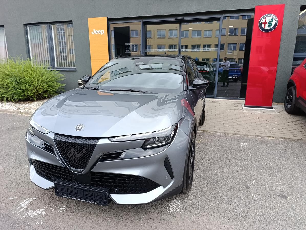 Alfa Romeo Junior, Ibrida 1,2 145k eDCT6 - fotka 3