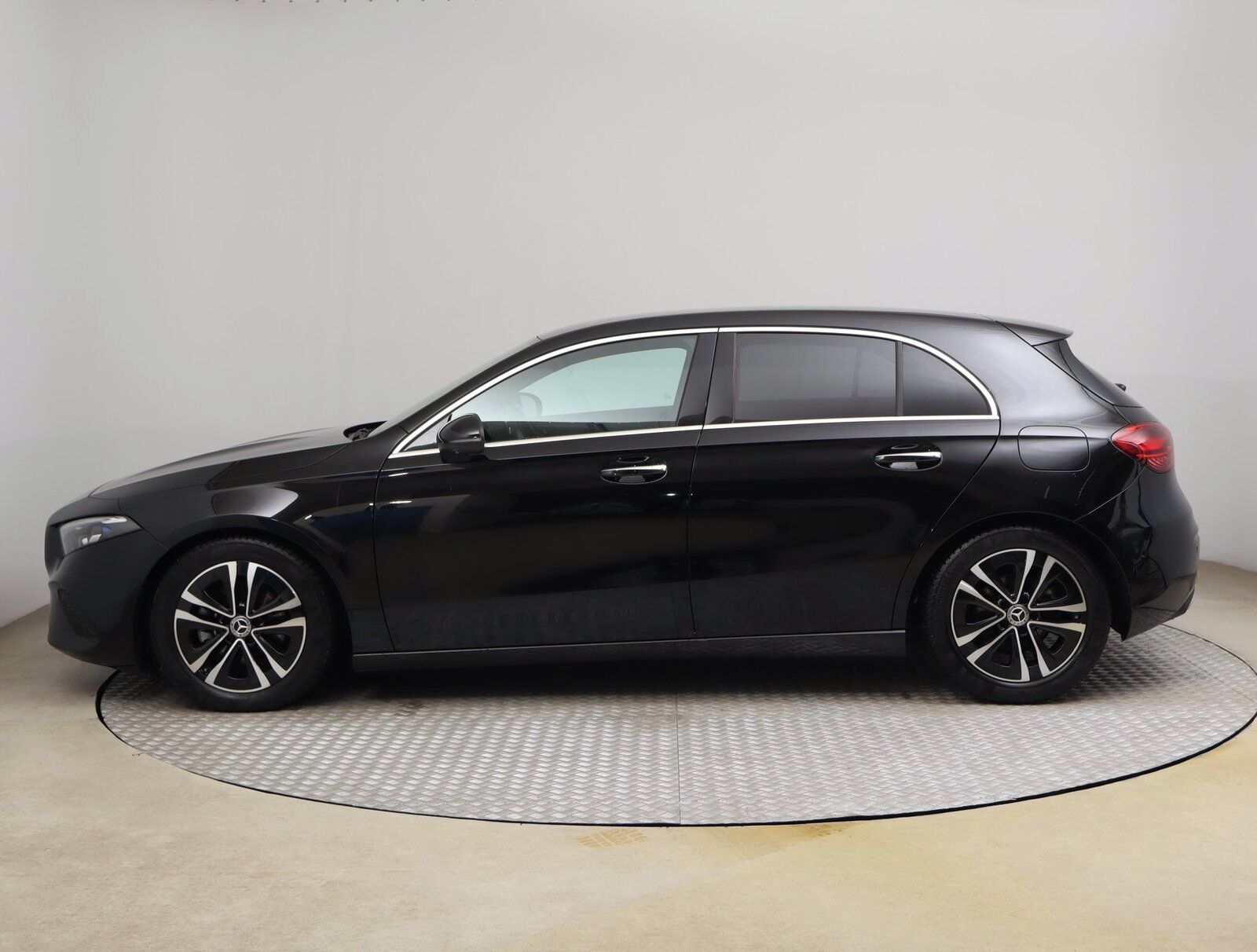 Mercedes-Benz Třídy A, 200 d, Automat, 1.maj, ČR - fotka 2