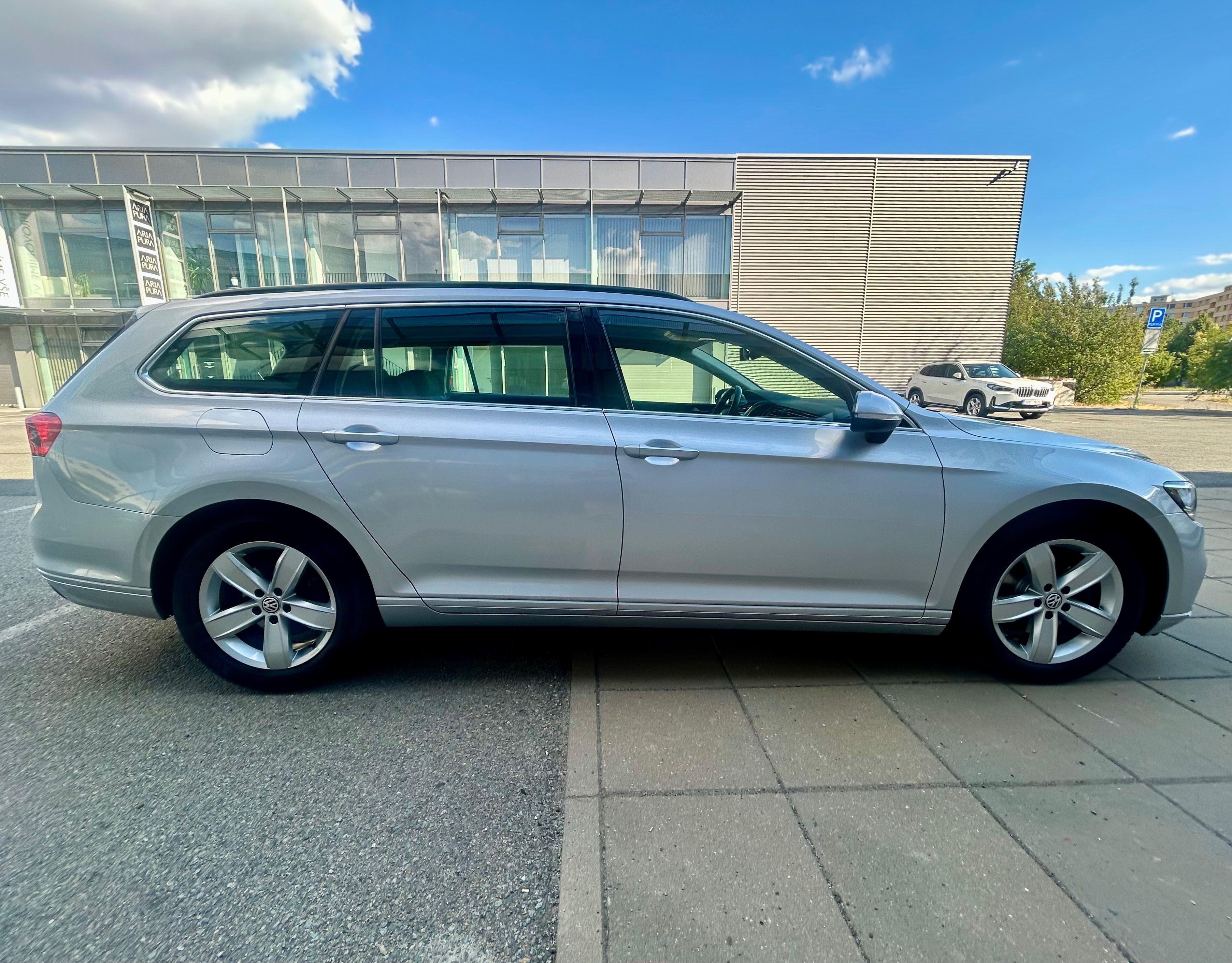 Volkswagen Passat, 2.0TDi 110KW MANUÁL LED-ACC - fotka 6