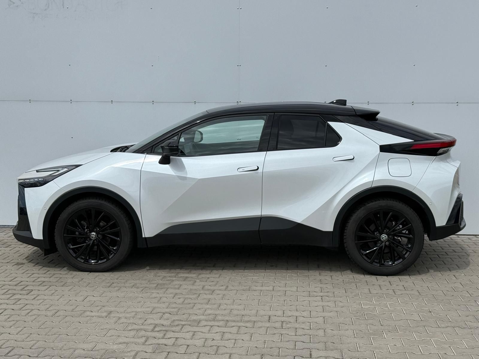 Toyota C-HR, 2,0 HEV e-CVT GR Sport - fotka 3