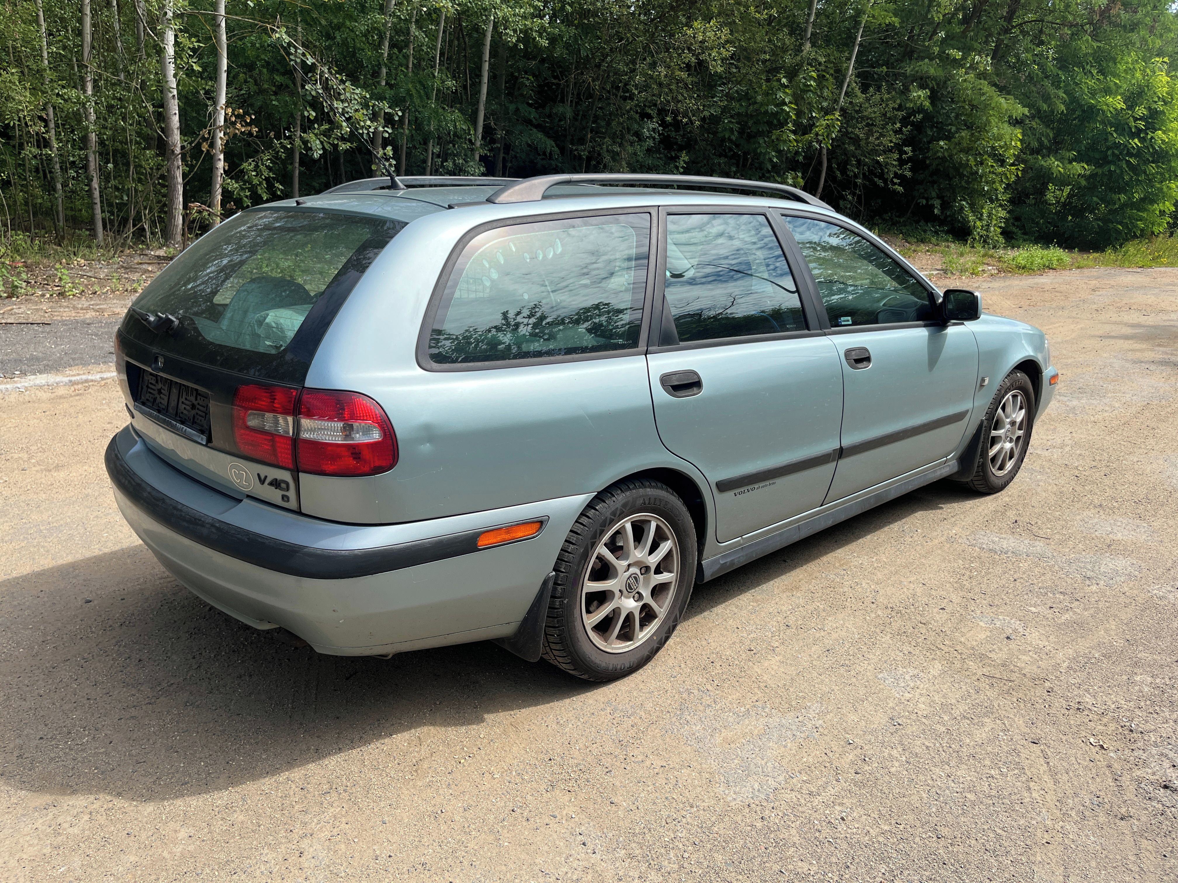 Volvo V40, 1.9D 75kw 2x alu po servisu - fotka 5