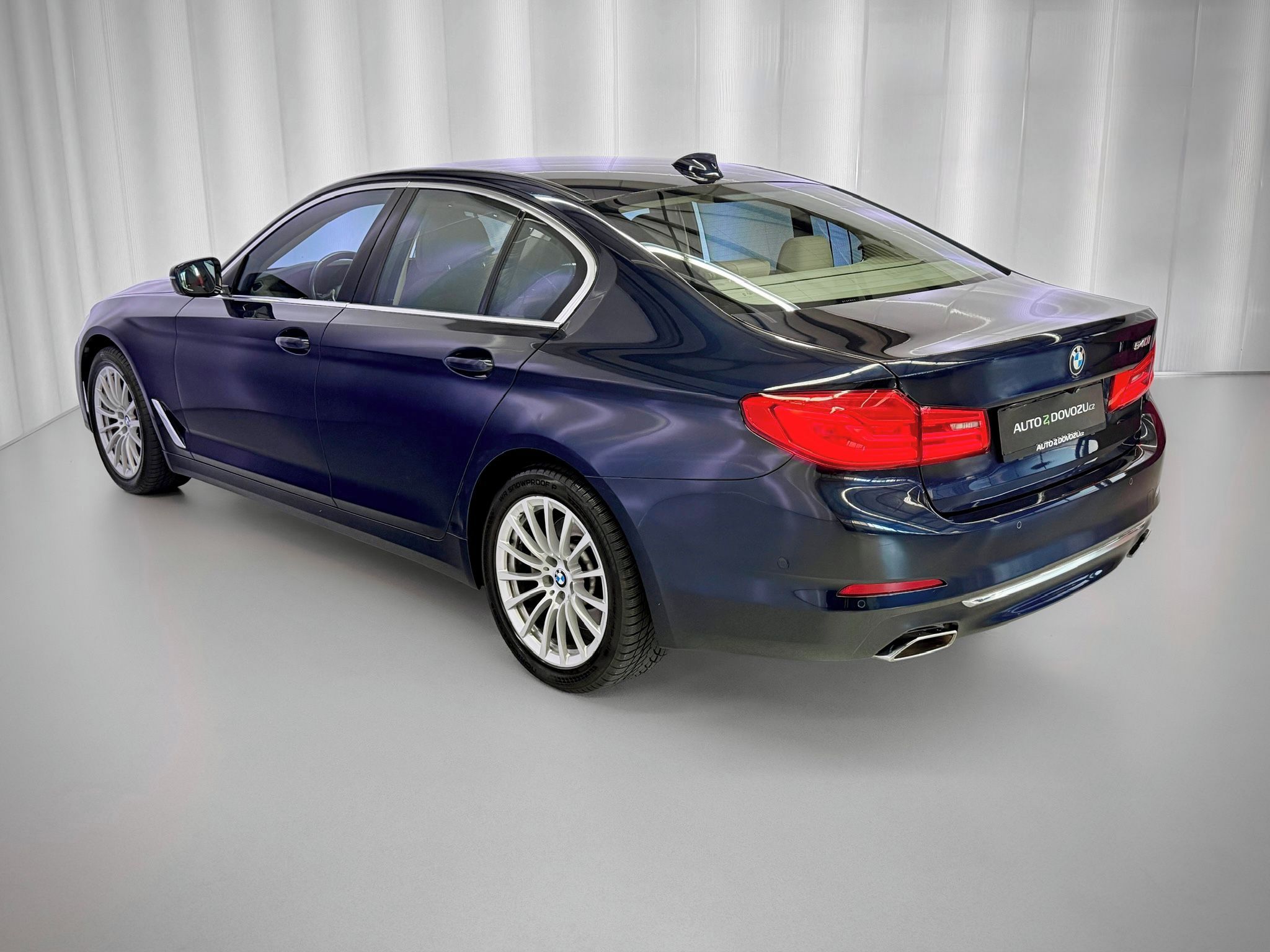 BMW Řada 5, 540i 250KW, LUXURY LINE, LED - fotka 5