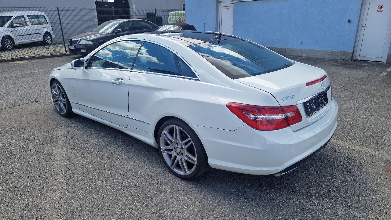 Mercedes-Benz Třídy E, E 500 Avantgarde AMG - fotka 3