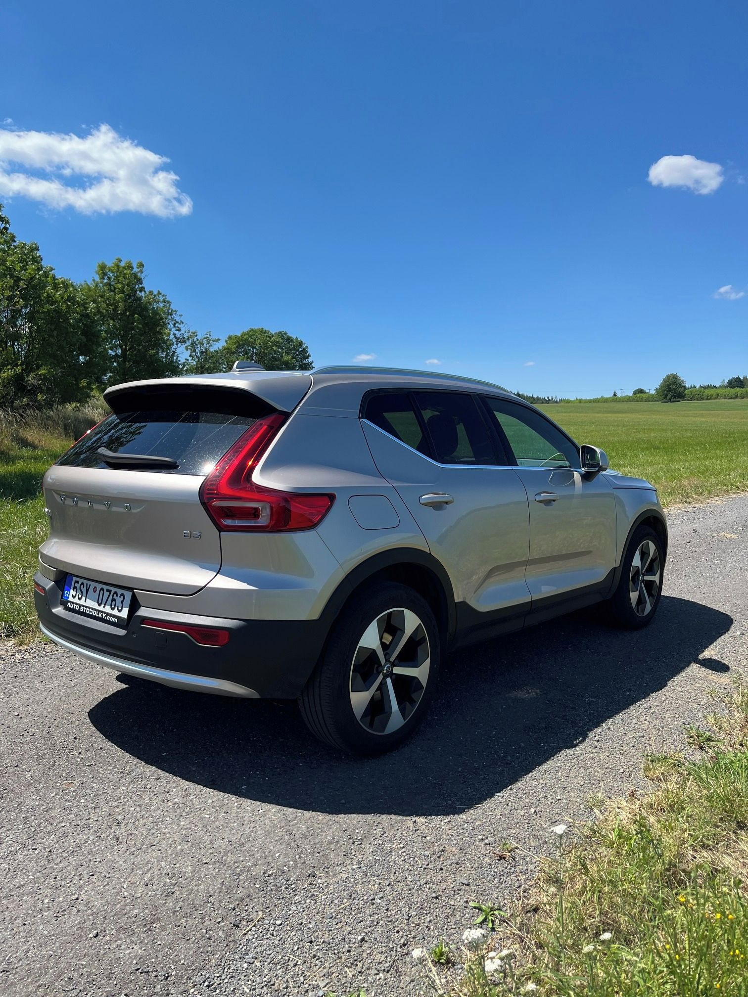 Volvo XC40, VOLVO XC40 B3 FWD AUT PLUS - fotka 6