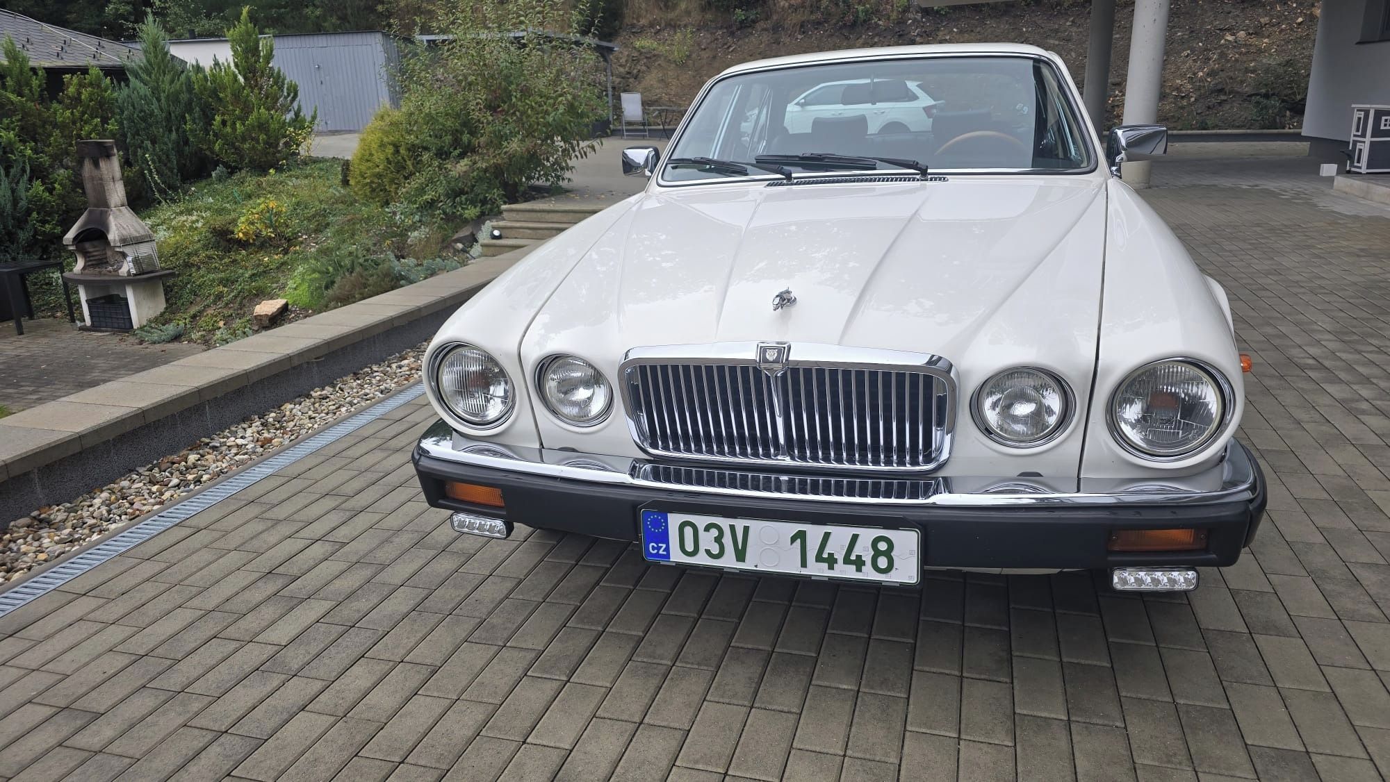 Jaguar XJ6