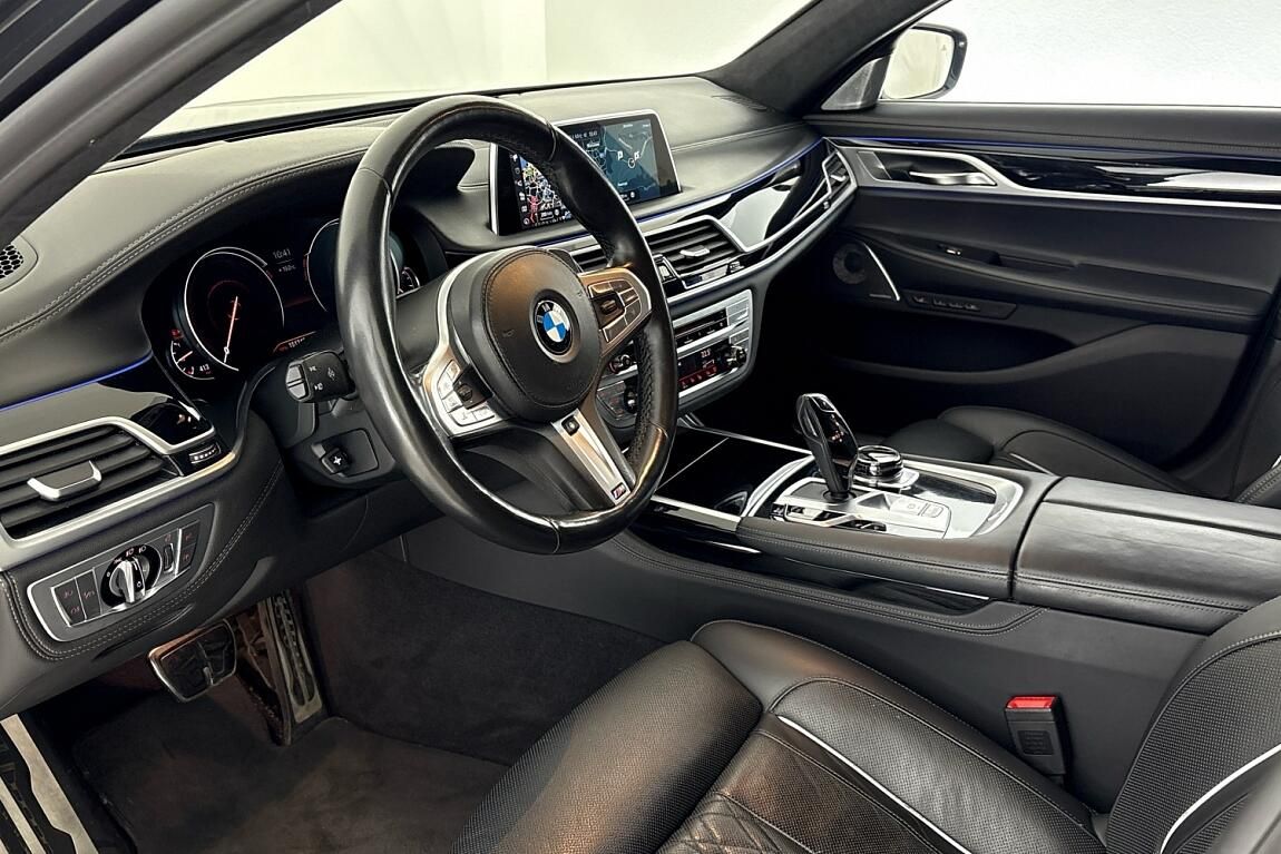BMW Řada 7, 750d xDrive - fotka 6