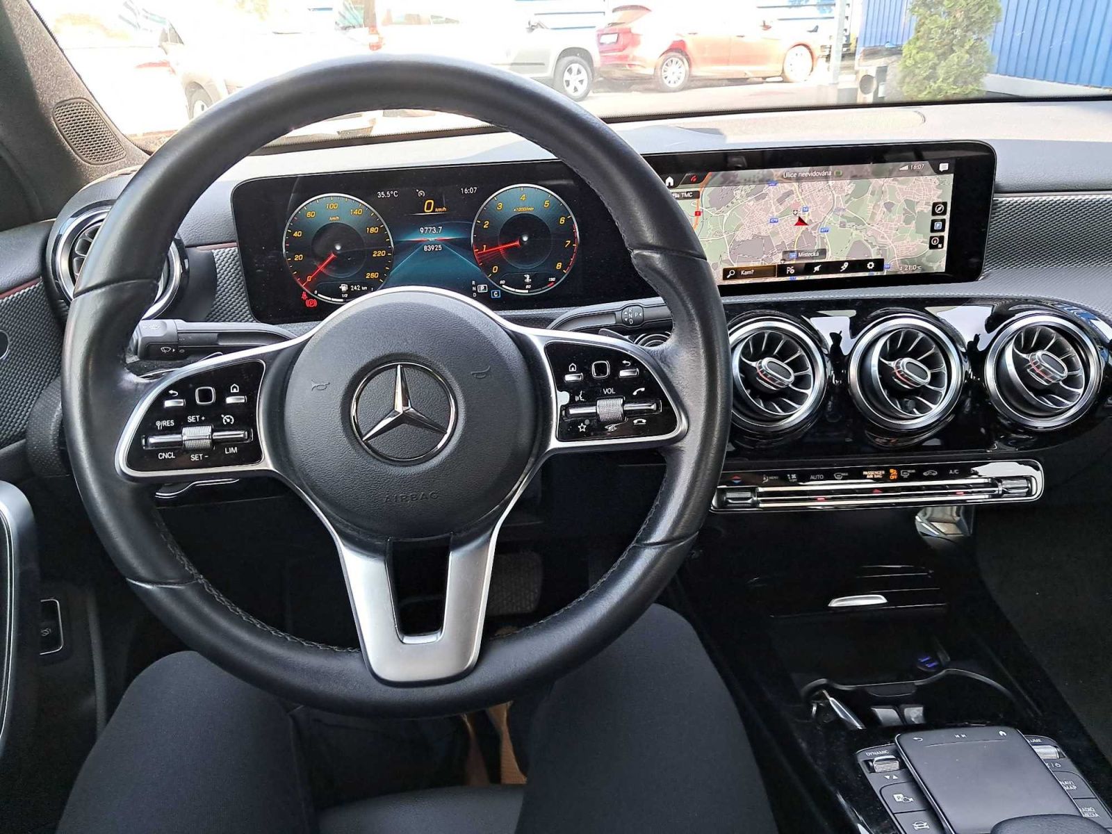 Mercedes-Benz Třídy A, 180, Automat, Kůže, Navi - fotka 3