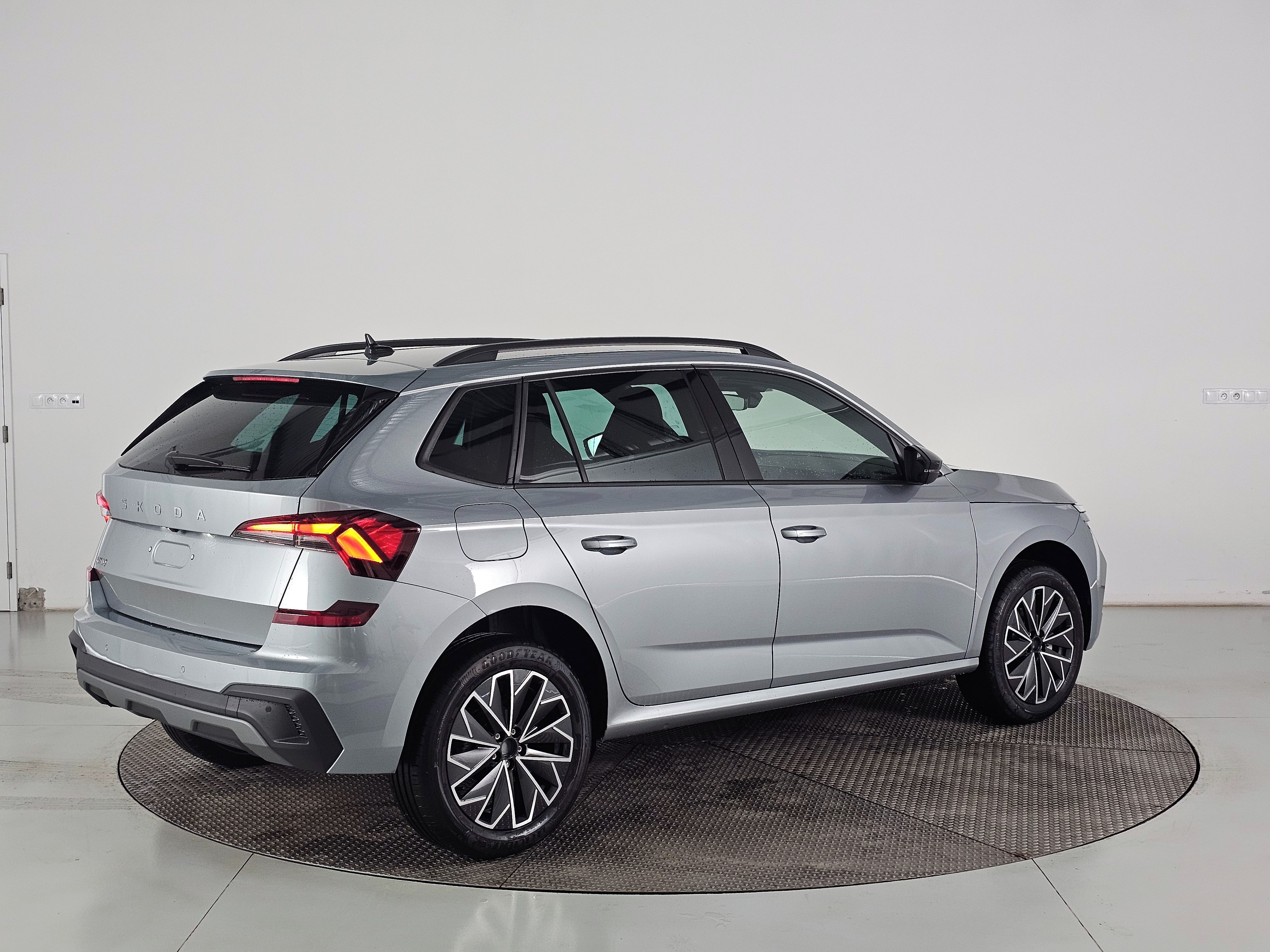 Škoda Kamiq, Dynamic 1.0TSI 85kW 7DSG - fotka 5