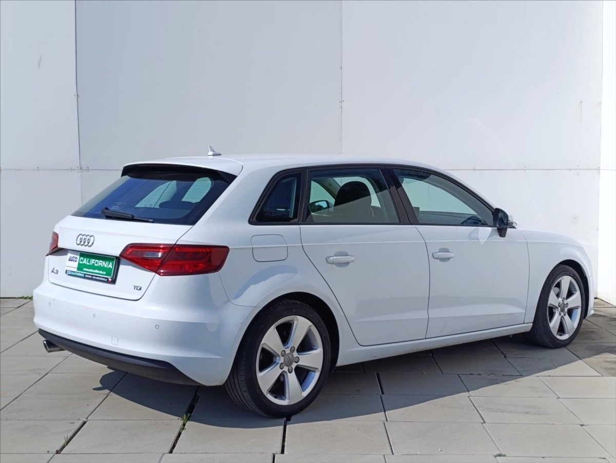 Audi A3, 1,6 TDi Bi-xenon,Navi,Tempomat - fotka 6