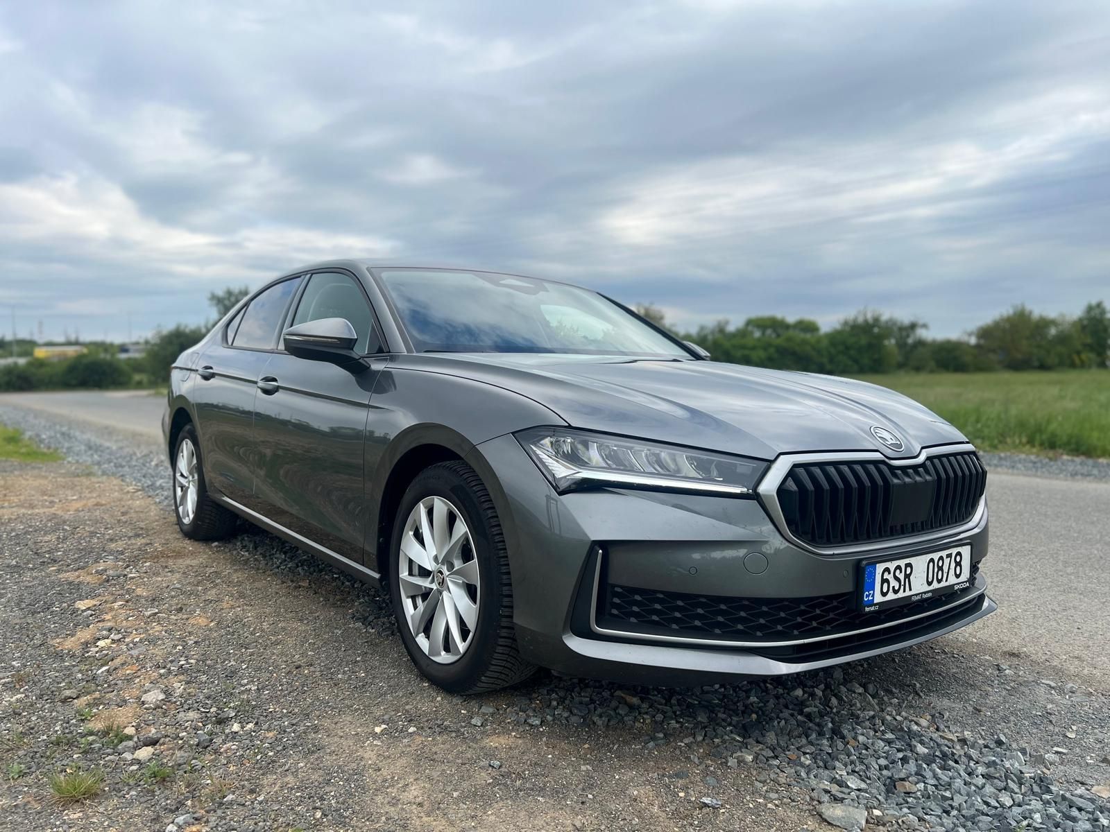 Škoda Superb, 2.0 TDi Selection ČR - fotka 2