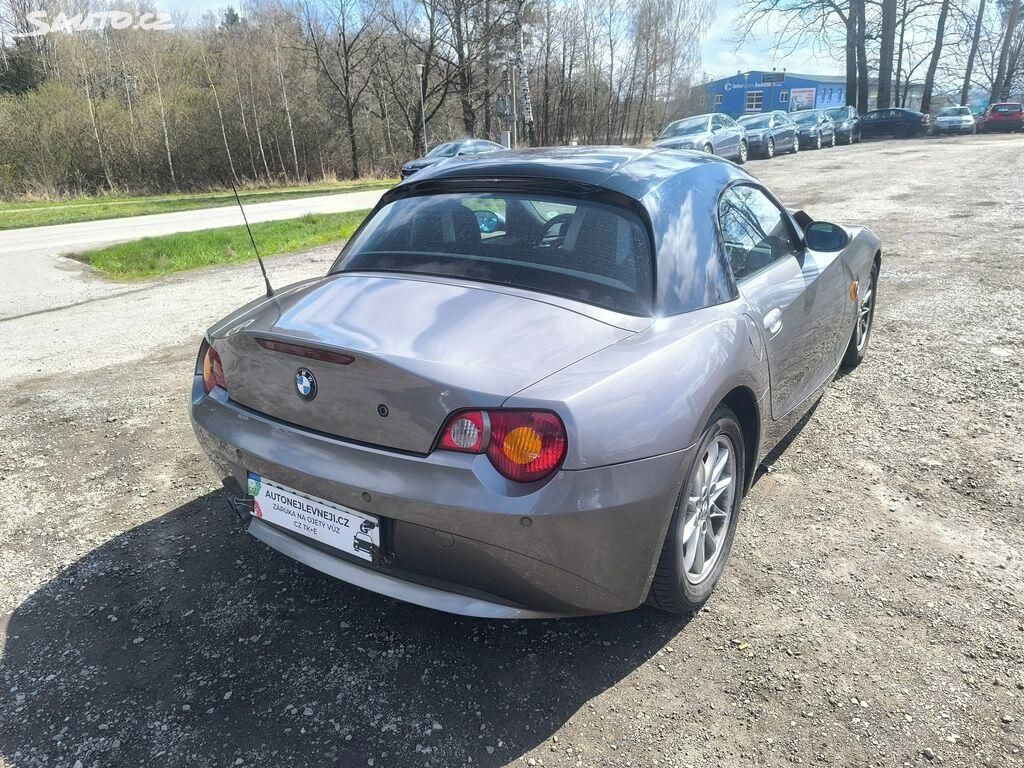 BMW Z4, 6V,KRÁSNÁ,VÝBAVA,ALU,+HARDTOP - fotka 4