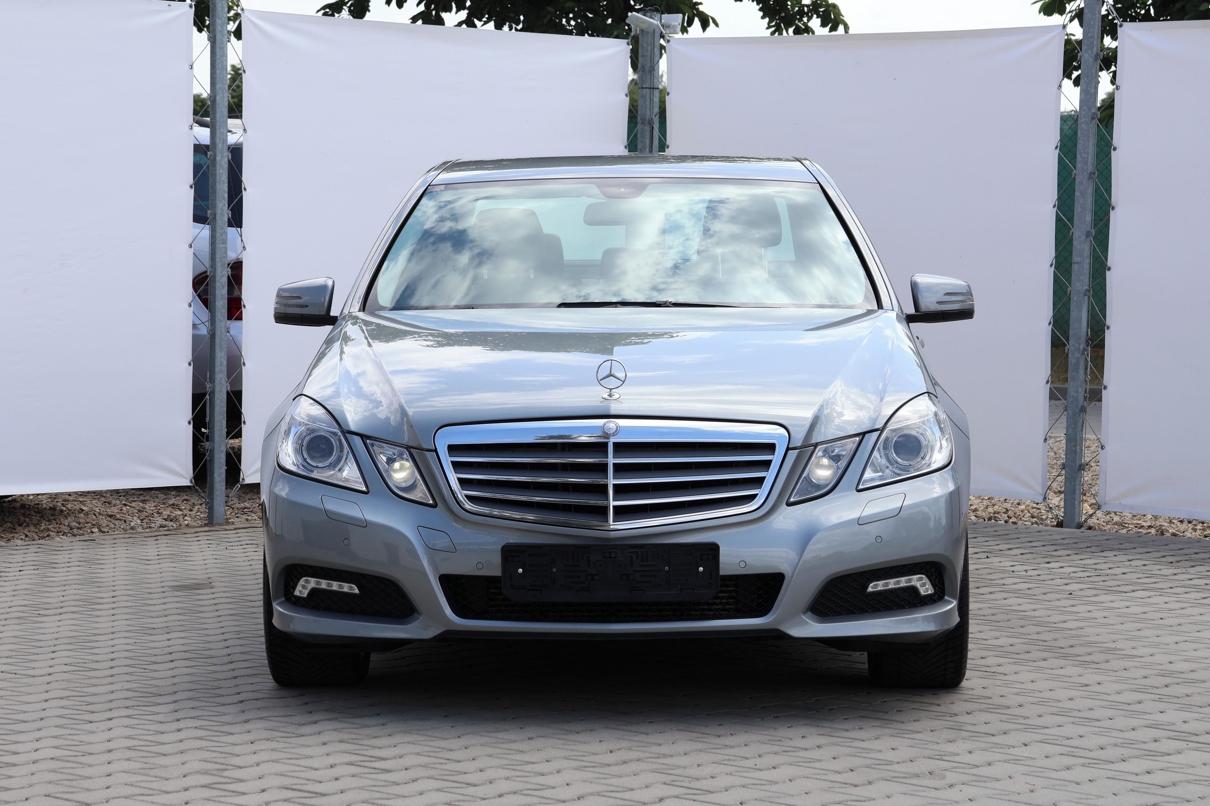Mercedes-Benz Třídy E, 220CDI*125kW*AT*ČR*PĚKNÝ STAV - fotka 2