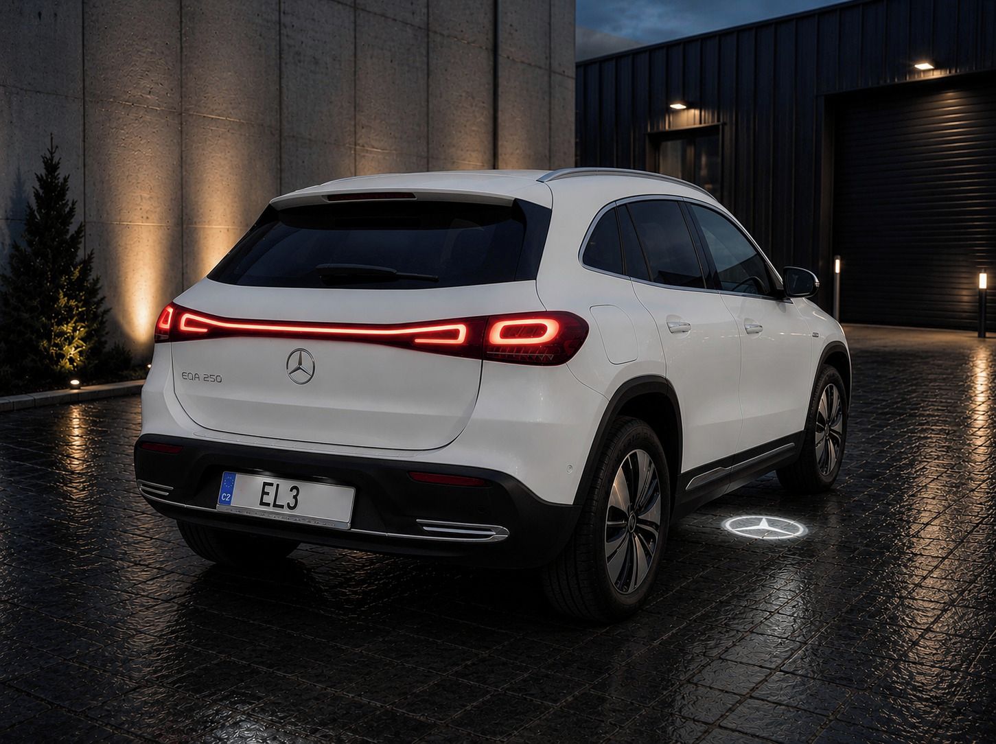 Mercedes-Benz EQA, 250, CZ, TOP stav - fotka 2