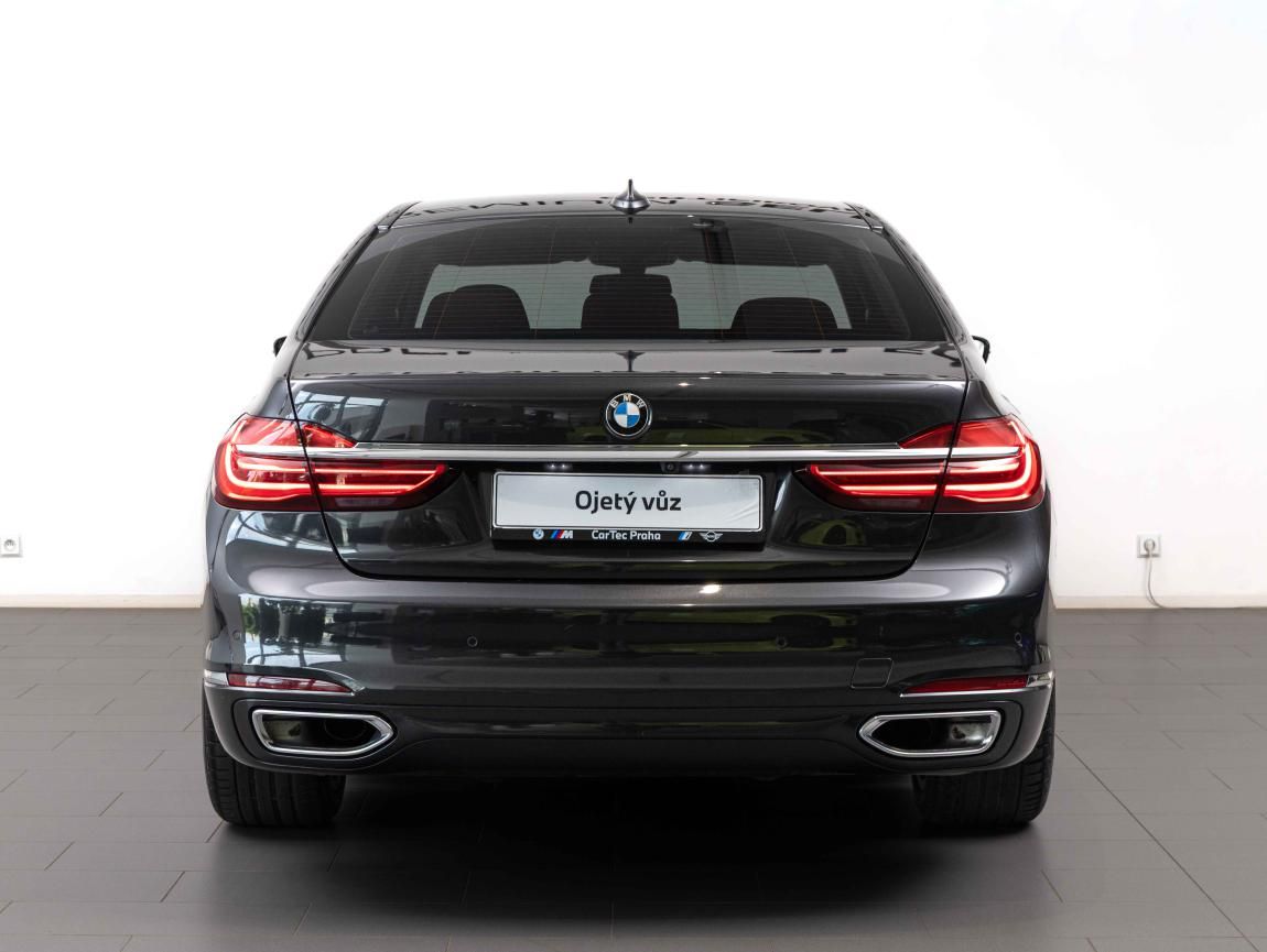 BMW Řada 7, 740d xDrive - fotka 4