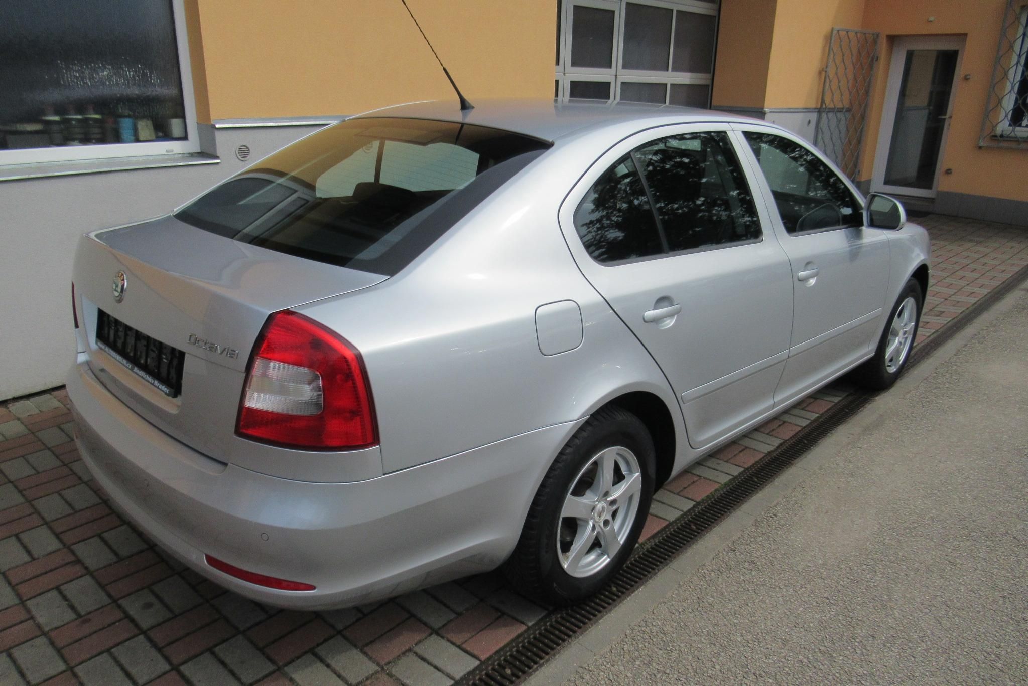 Škoda Octavia, 1.2 TSi AUT.KLIMA VYHŘ.SEDAČKY - fotka 2