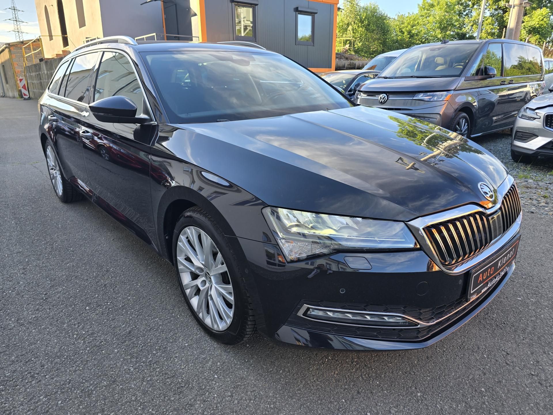 Škoda Superb, 2,0 TDI DSG STYLE VIRTUAL NAVI - fotka 2